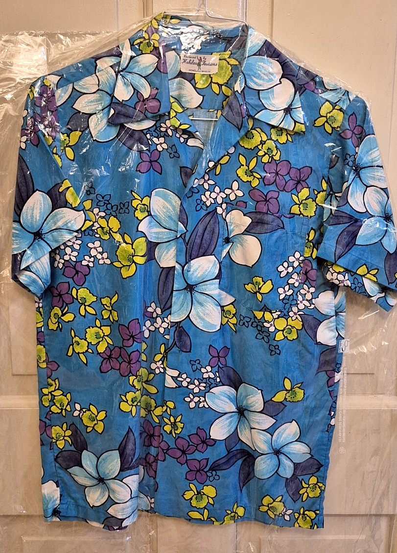 Hukilau Fashions Hawaiian Shirt Small/Med Floral Colorful 1960s/70s