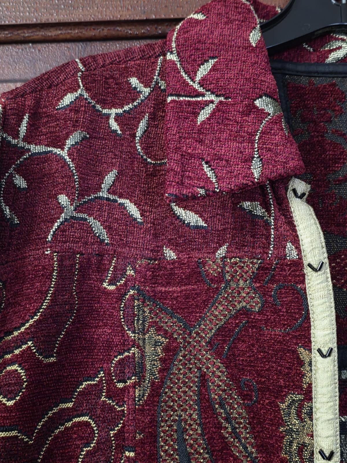 Vintage YakMagik Blazer Women’s L Red Black Gold Tapestry Embroidered