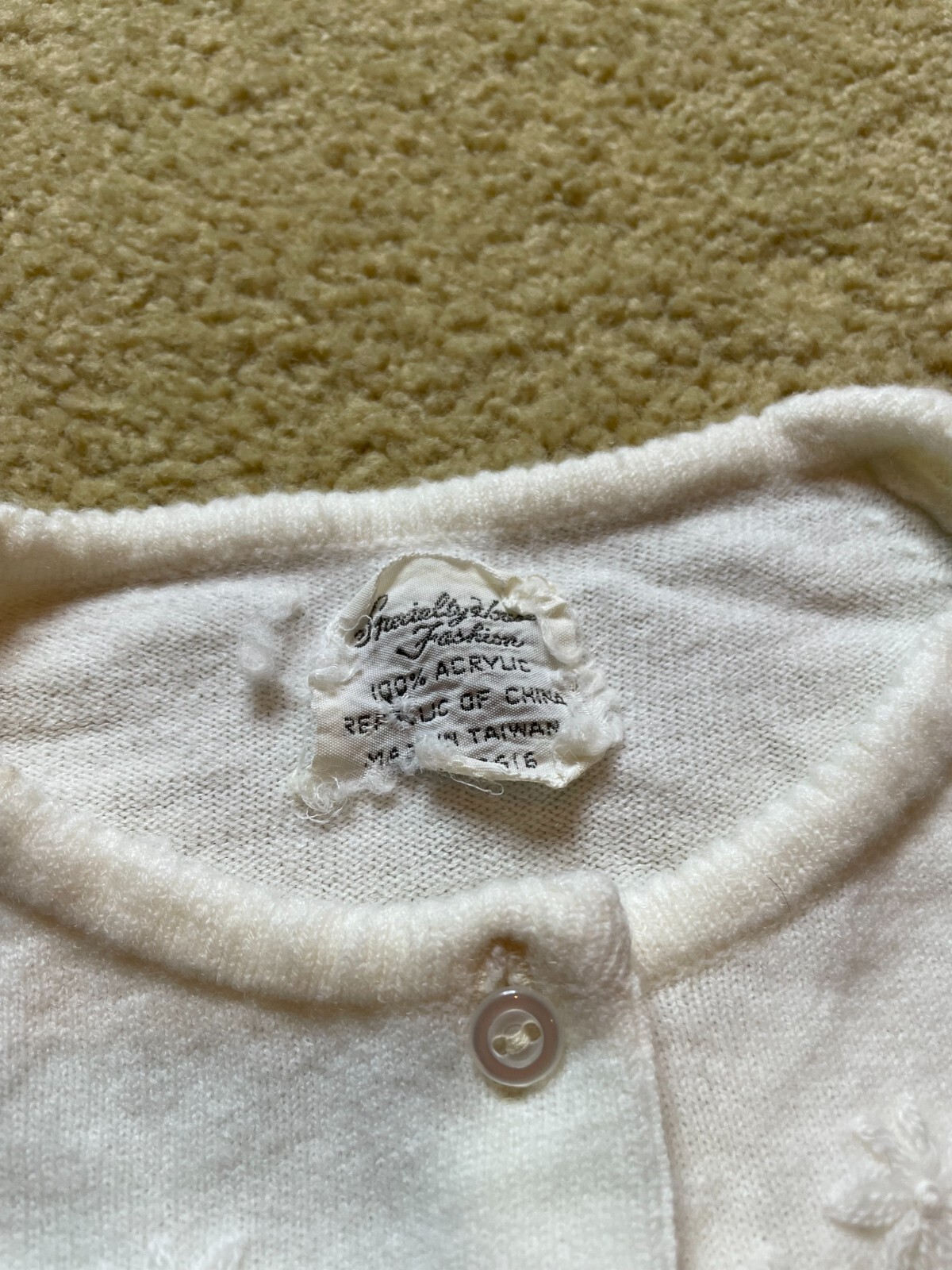 Vintage 60s Ivory Mid Century Acrylic Embellished Button Up Cardigan Sweater M