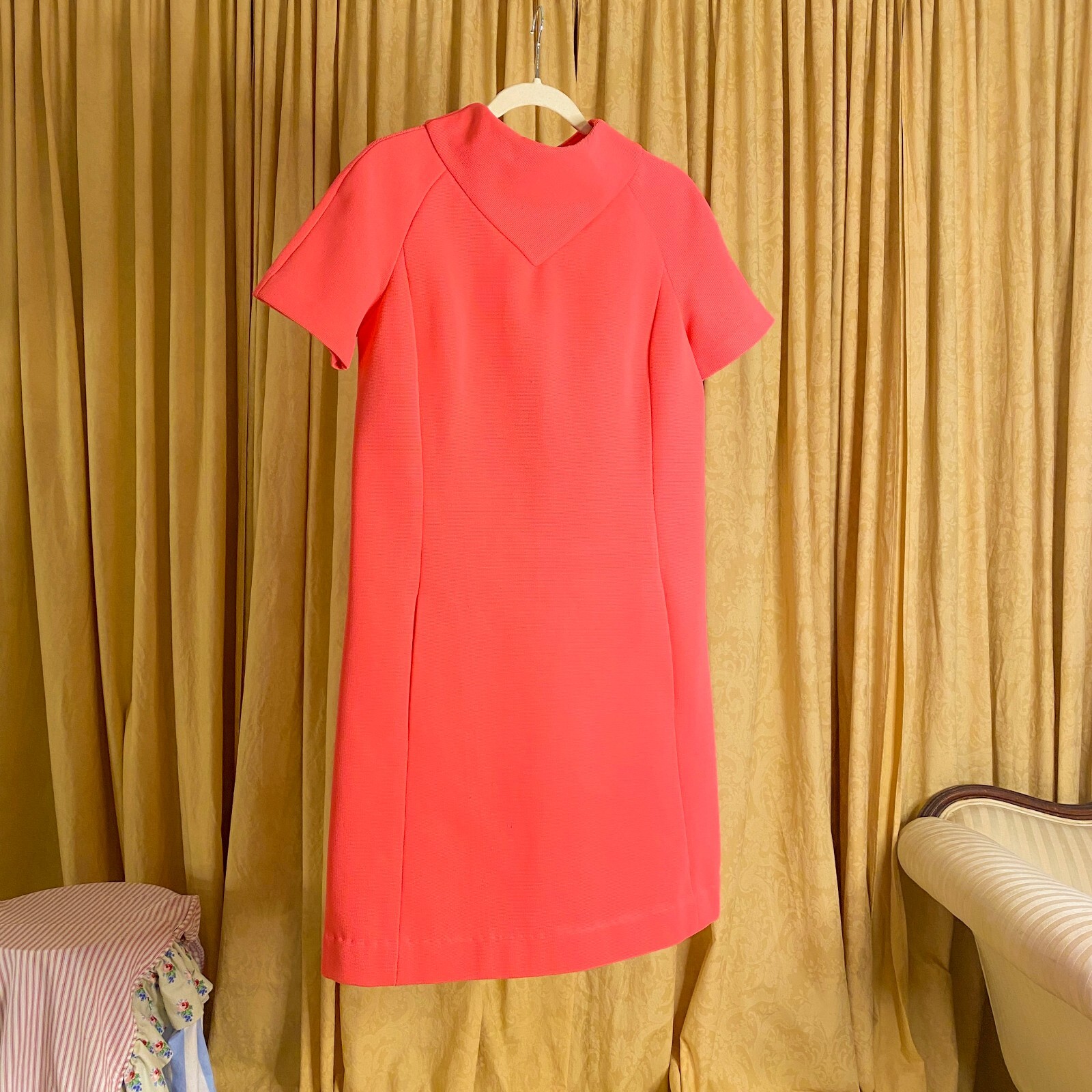 Pink vintage mod dress Coral pink 1960’s Midi dress with two front pockets