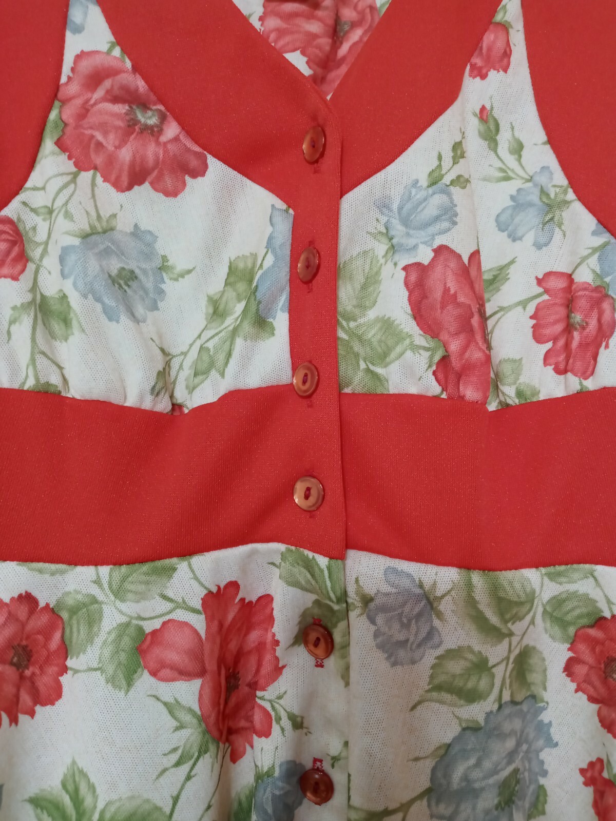 Vintage Lites On Dress size 9 100% polyester