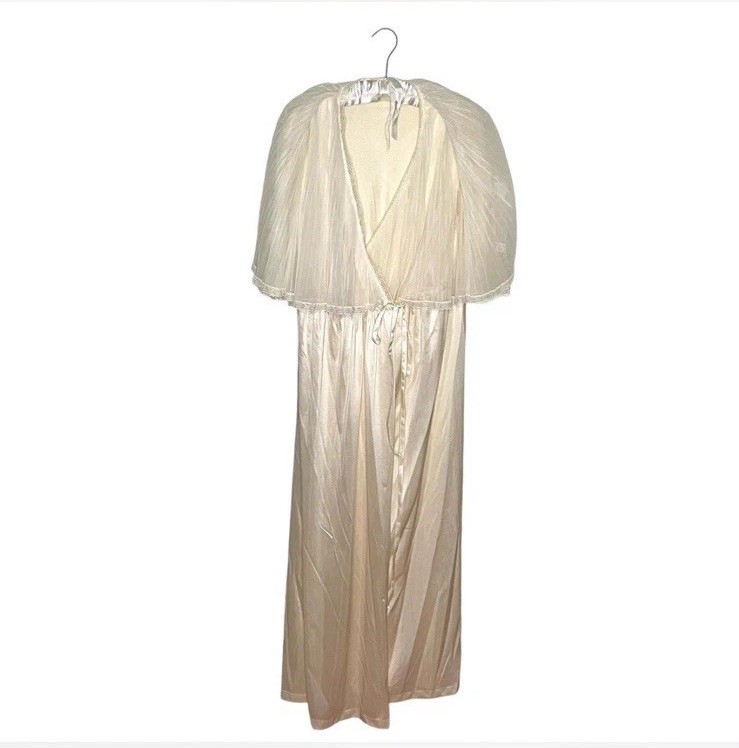 Jolie Two VTG Cream Ivory Wedding Robe Dressing Gown Capelet Nightgown Pleated M