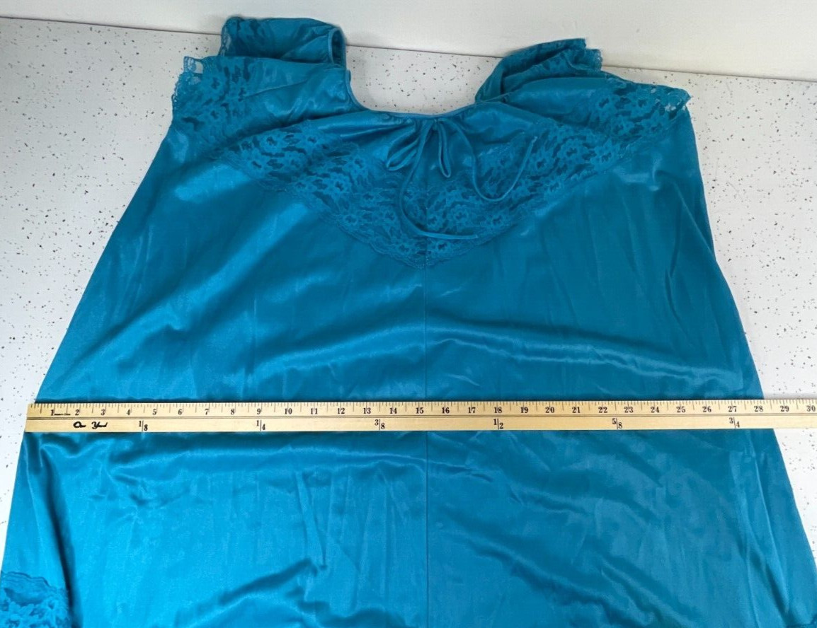 Vintage Susan Lisa Full Nylon Lacy Nightgown in Turquoise Blue 3647 Size Large