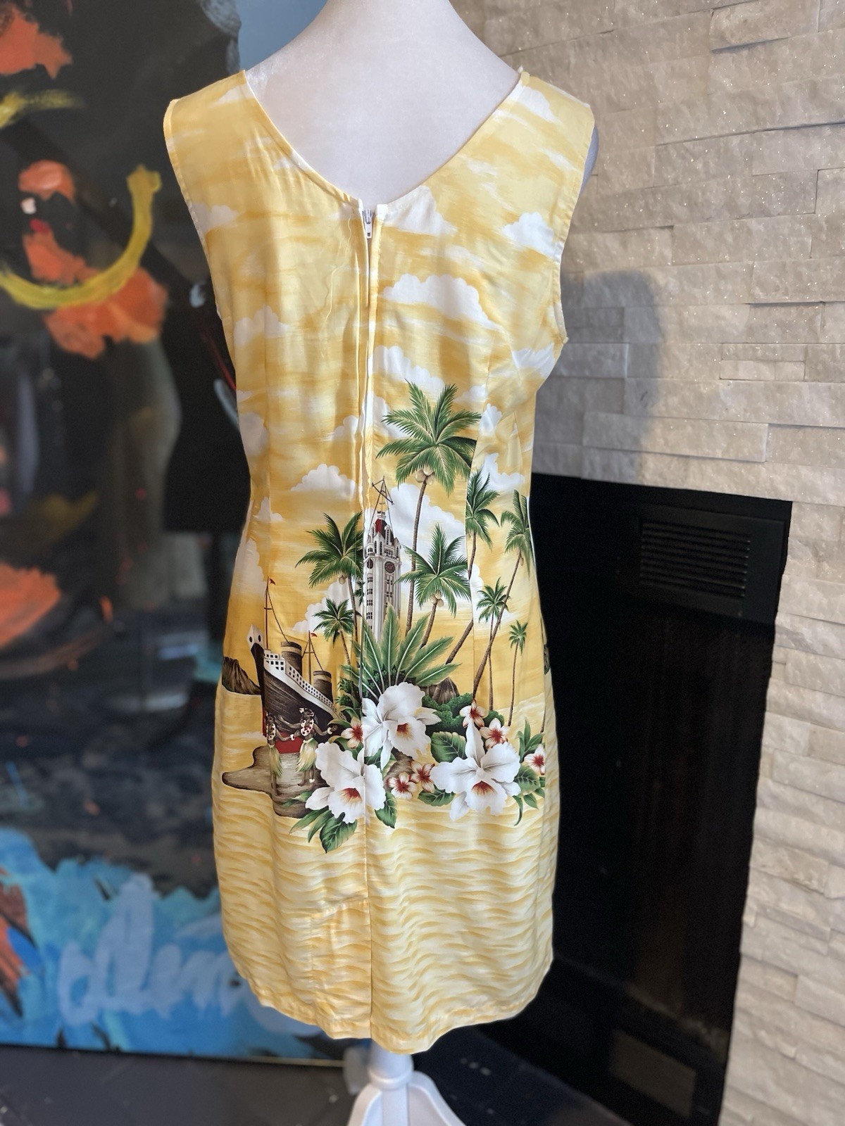 vintage hawaiian dress Yellow Hulu Dancers Size Medium Tropical Sun Dress