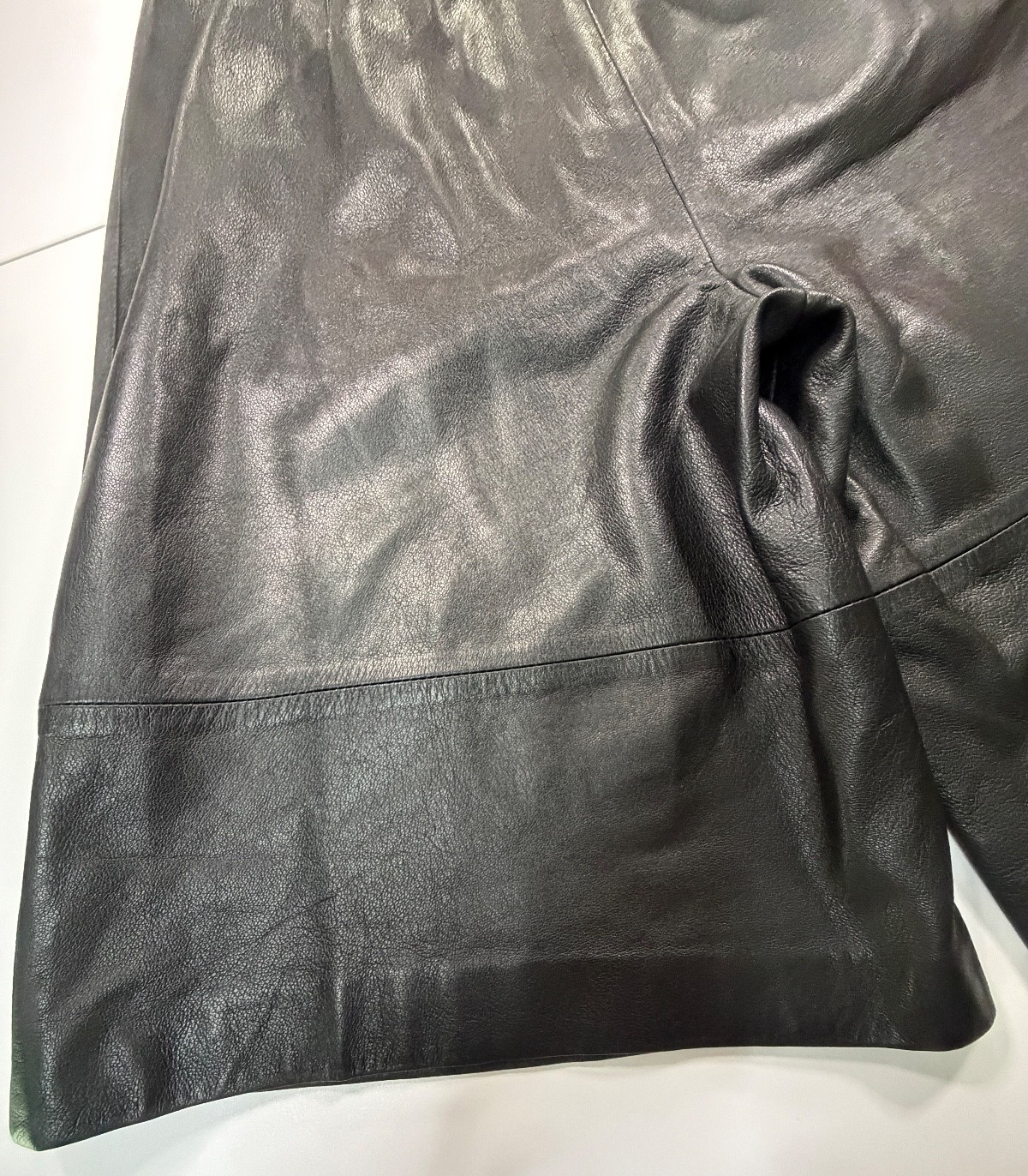 Vintage 80’s Lambskin Shorts Genuine Leather Black High-Waist Paneled Pleated 10