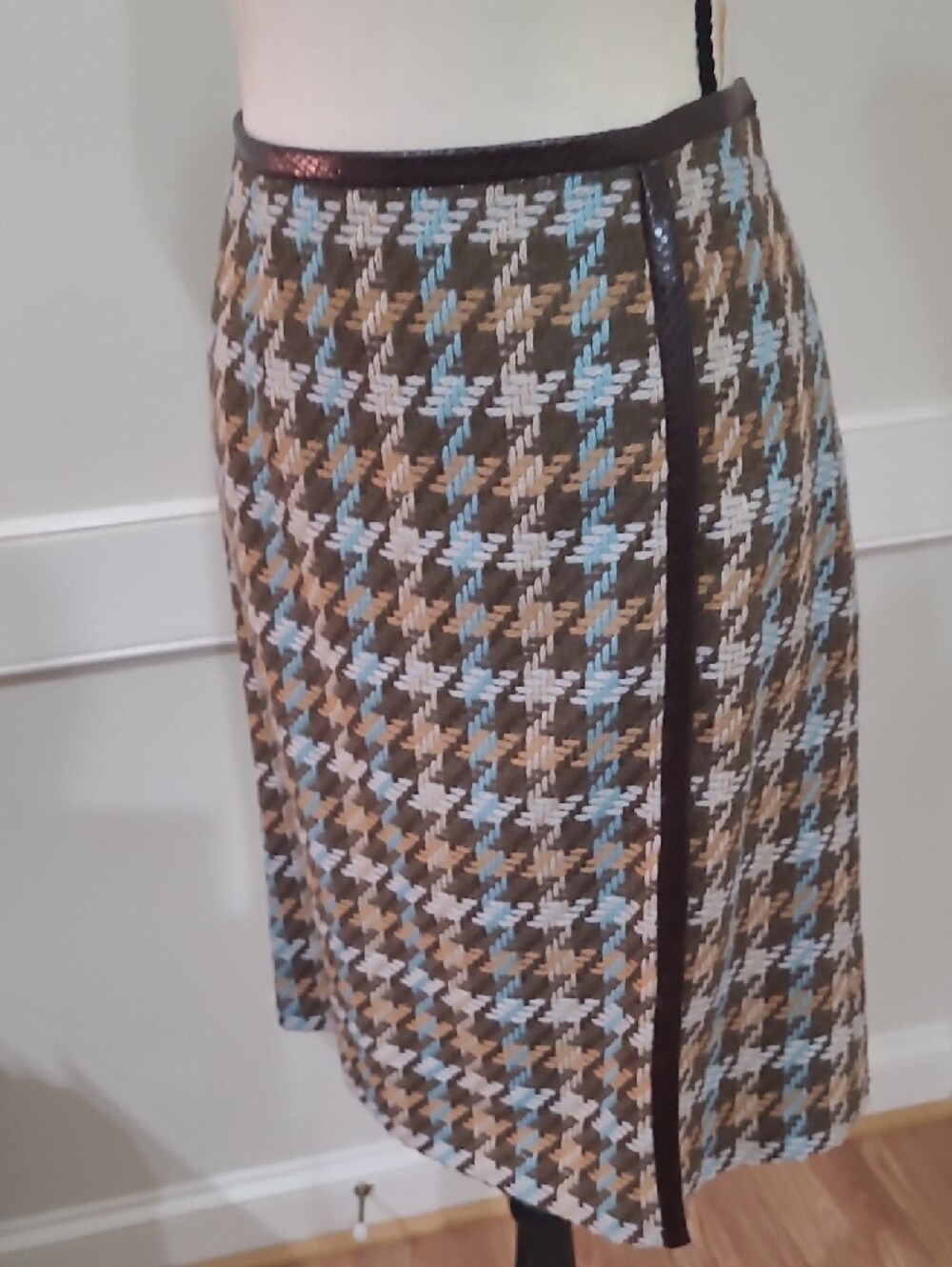 1960s Citrine Two-Piece Houndstooth Skirt Suit in Brown and Light Blue