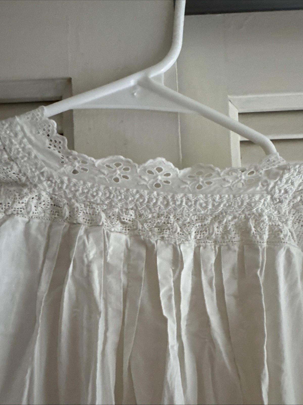 Antique French Edwardian Cotton And Eyelet Lace Sleeping Gown xs/s coquette girl