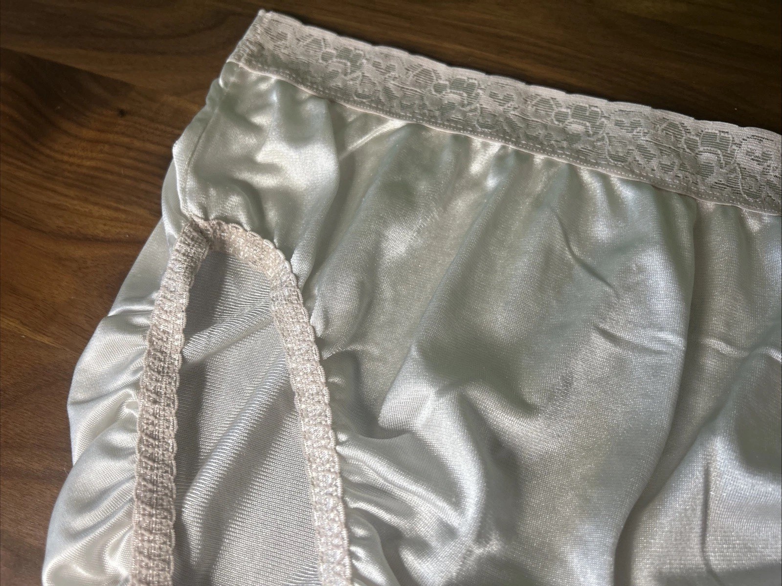Vtg Hanes Panties Sz 10 Nylon Shimmer Shiny Second Skin Side Tag Hi Cut Lilac
