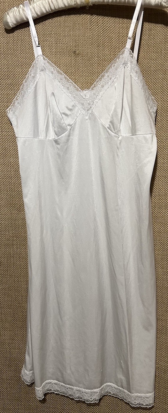 Vanity Fair Full Slip Bright White Lace Trim Nylon Modesty Lingerie 38 Inch Bust