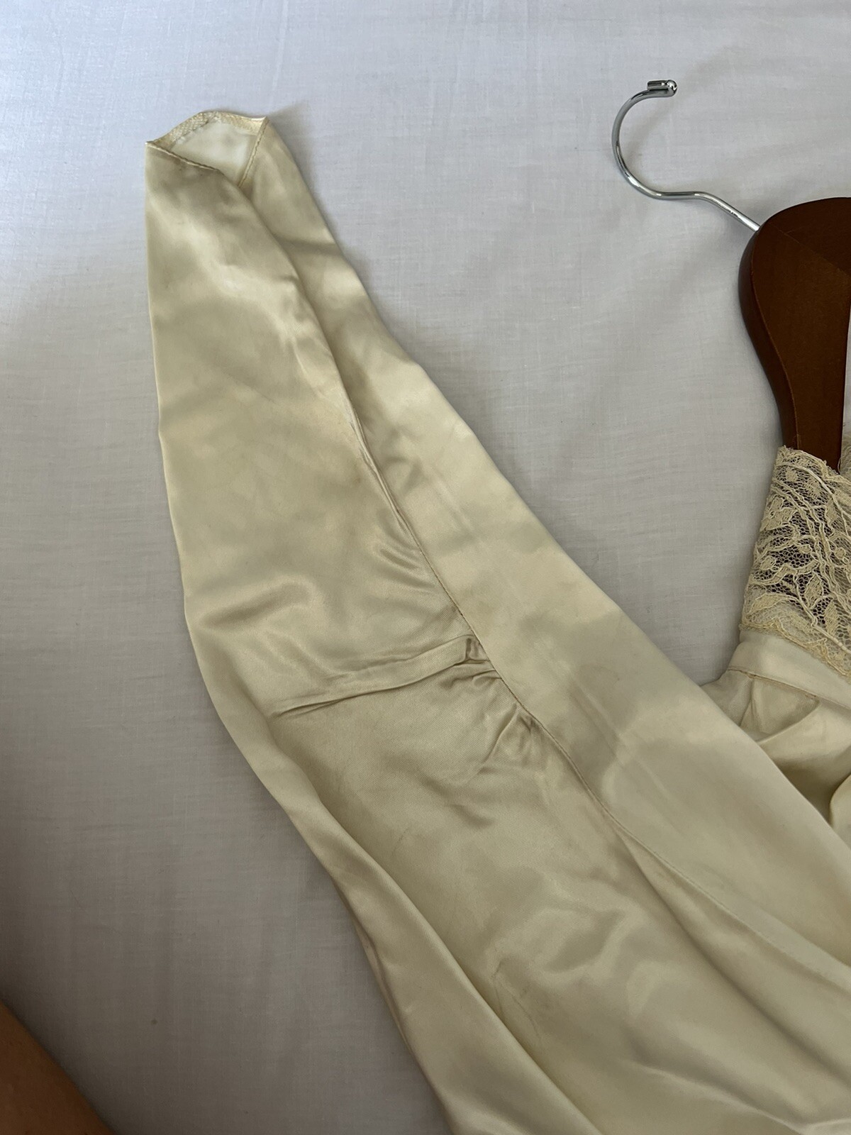 VINTAGE SILK AND LACE WEDDING DRESS ECRU SMALL/X SMALL