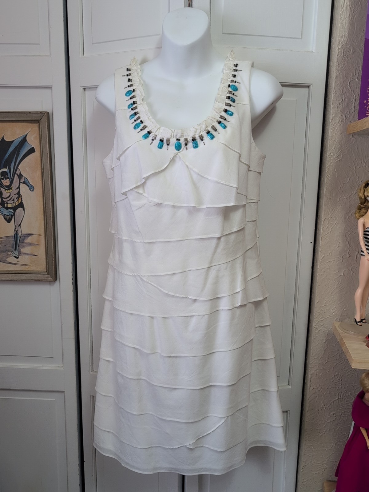 Dressbarn Woman Size8 White Dress, Turquoise Beaded embellished collar