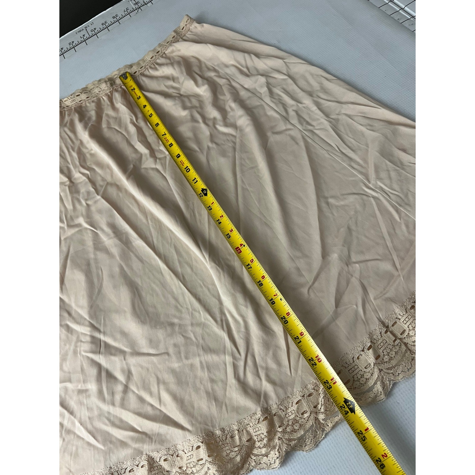 Olga Half Slip Skirt Womens Size S Beige Vintage Lace Trim Style 963T