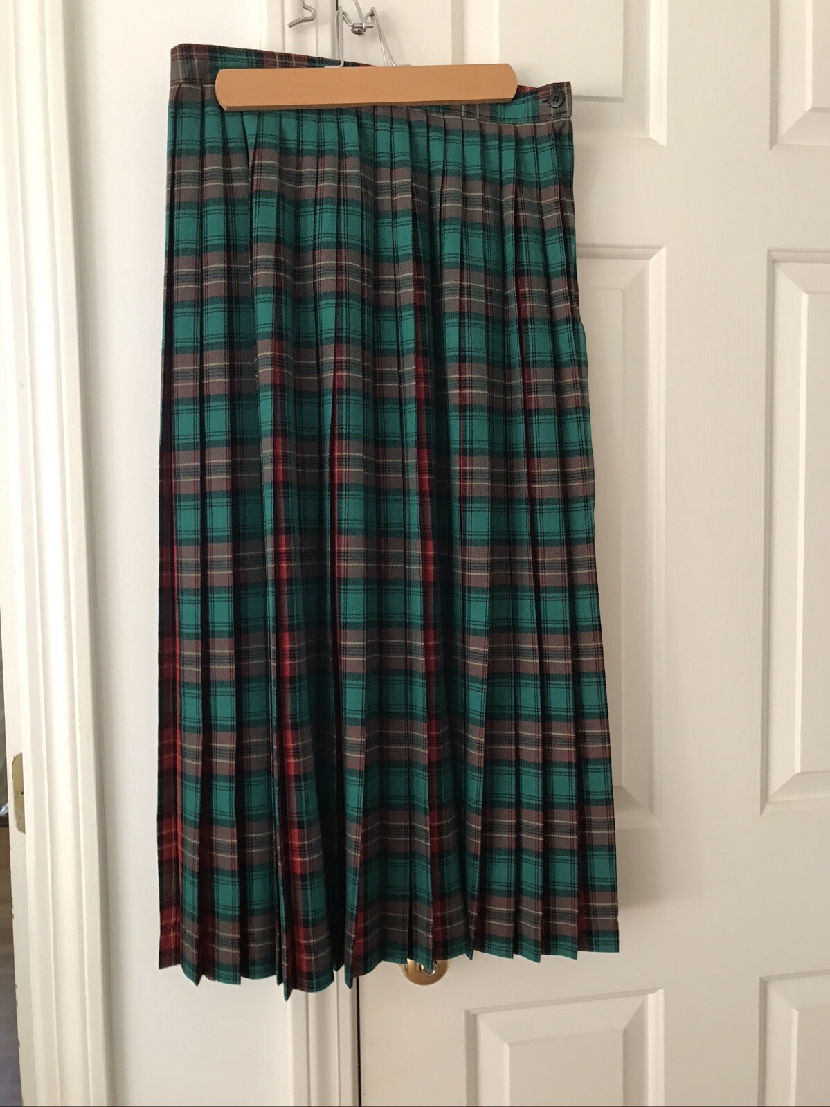 Kilt, Cambridge Spirit, W. Size 12 Red, Green Gold, Classic, 34” L