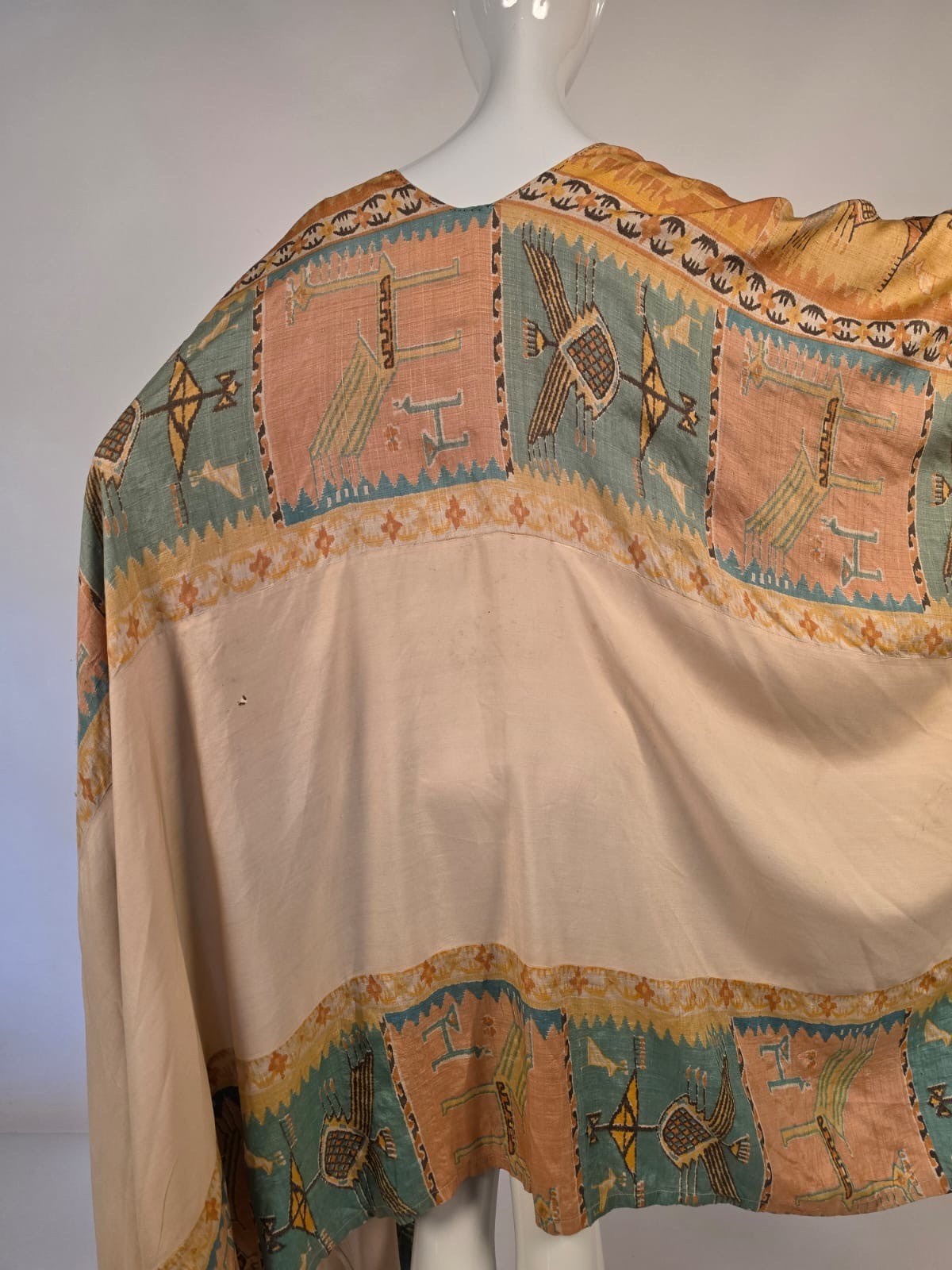 UNUSUAL 1920’S NATIVE AMERICAN INFLUENCE PRINT SILK SHANTUNG PONCHO DRESS