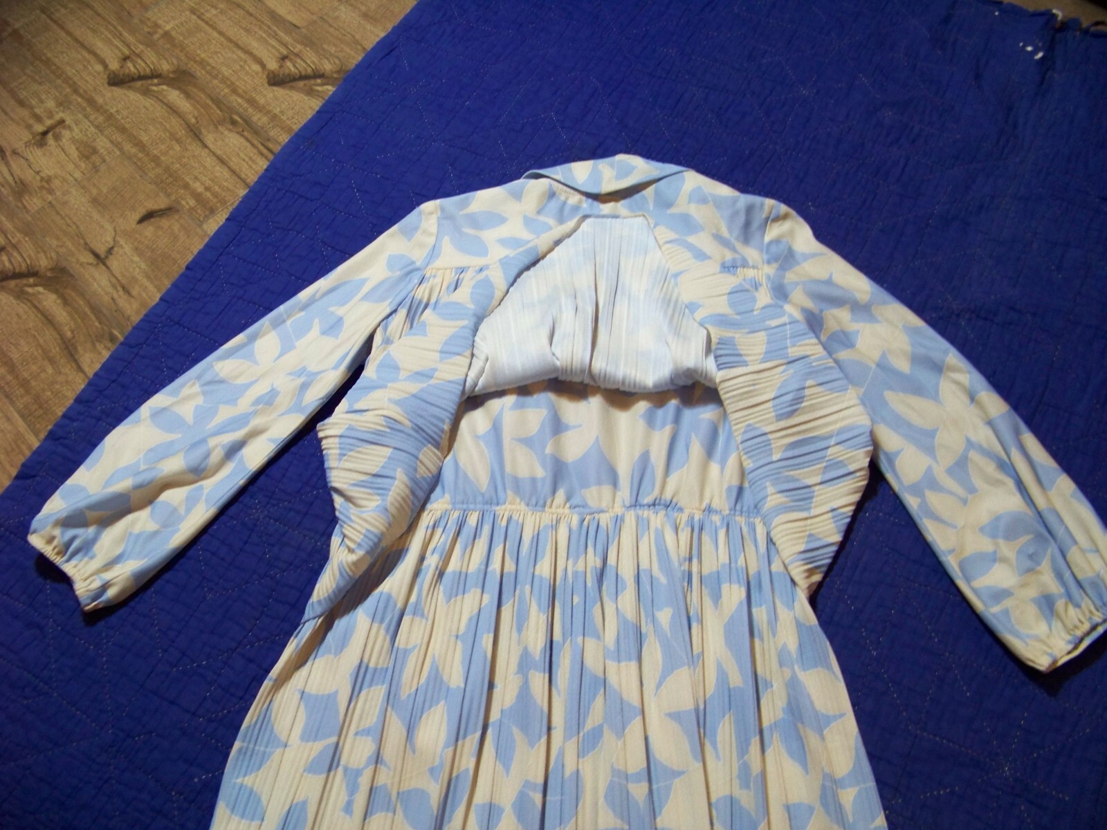 Women’s Vintage Laura Gene Fashions Dress – M-L (see Measurements)