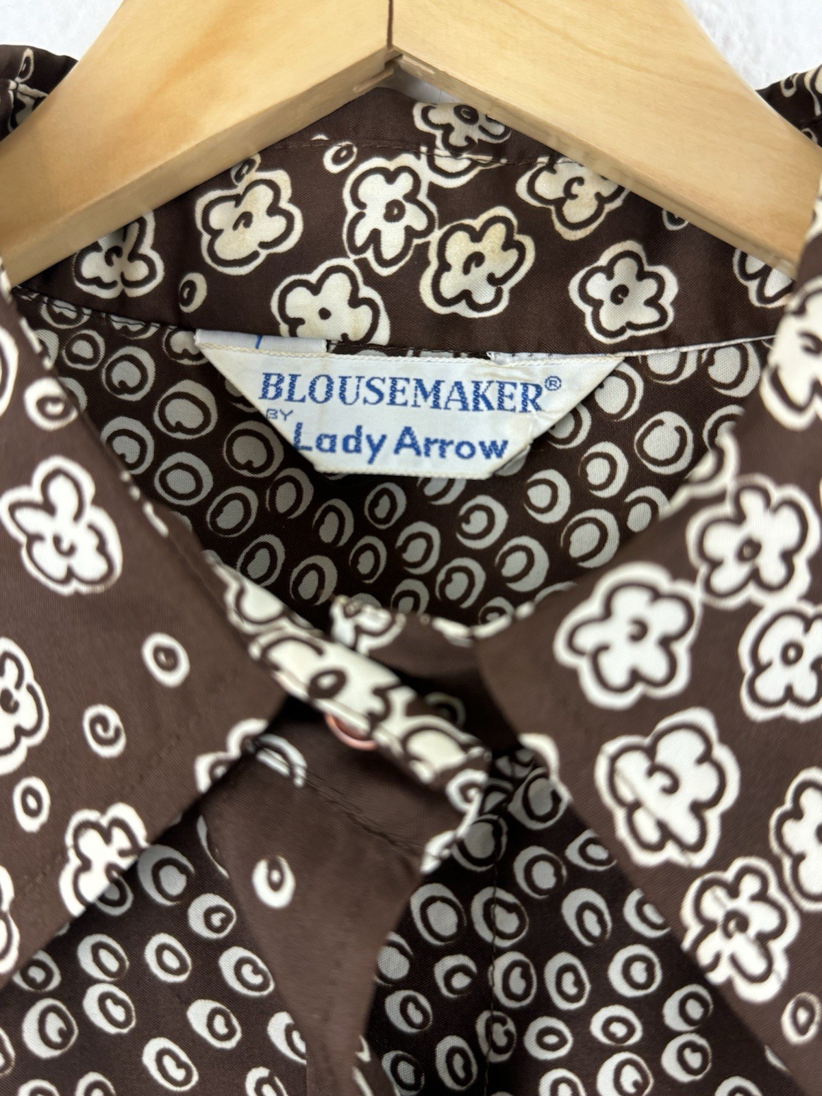 Vintage 1970s Blousemaker Lady Arrow Brown Floral Button Up Shirt