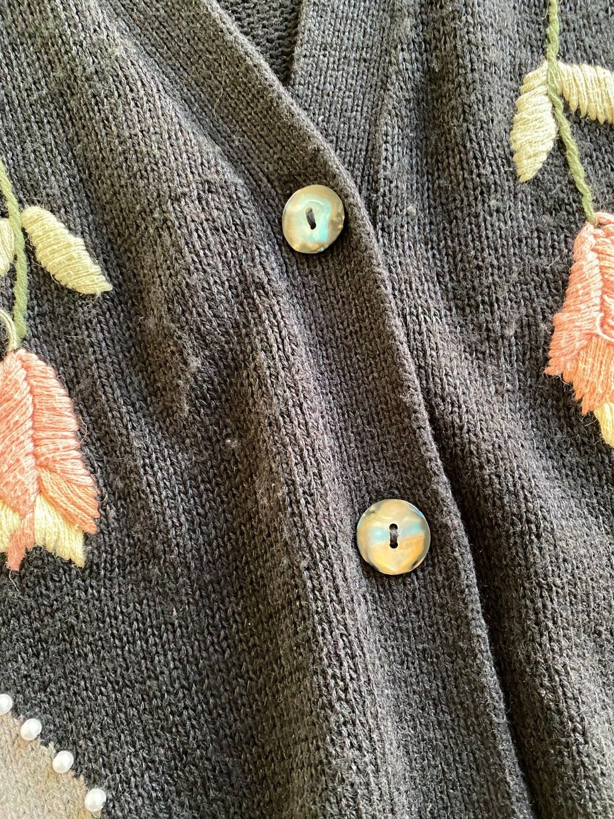 Vtg 1980s Spice of Life Black and Rose Cardigan Pearl Floral Cottagecore Large