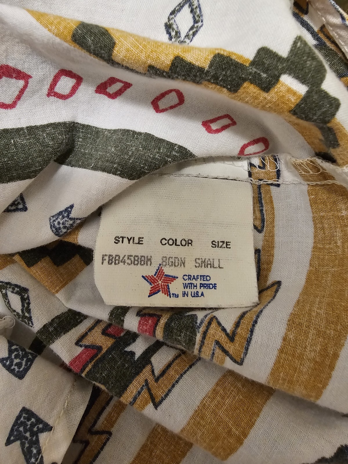 Womens Vntg Cherokee Aztec Geometric Print All Over Button Up Made In USA C441