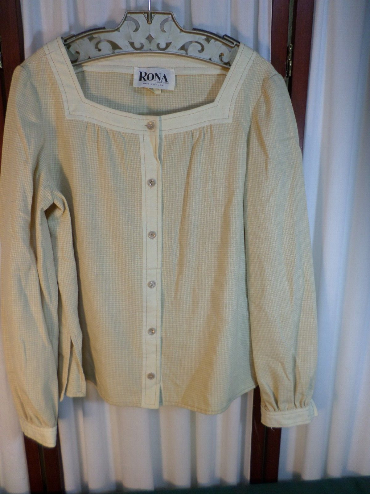 Beautiful Vintage Rona Women’s Button Up Long Sleeve Beige Checkered Blouse-12