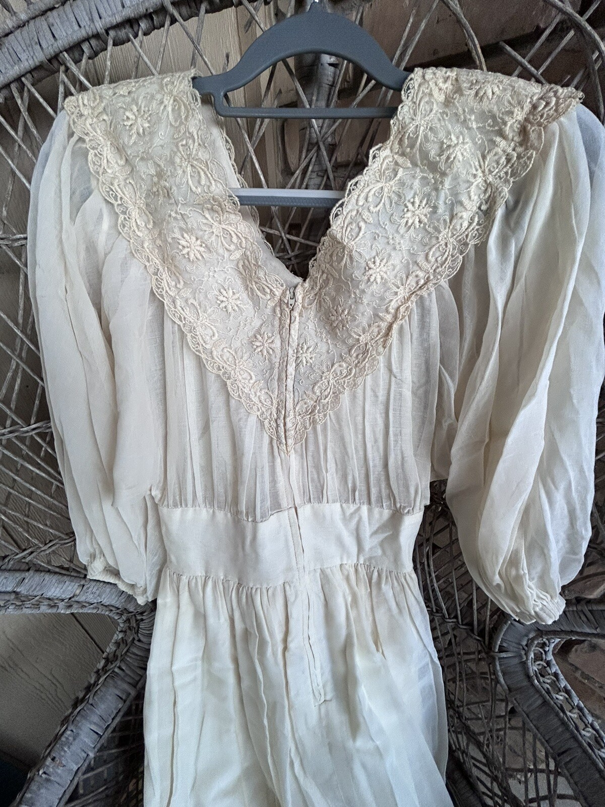 Vintage Ivory Prairie Dress 3/4 Puffy Sleeves Embroidered Lace Bodice 25” Waist