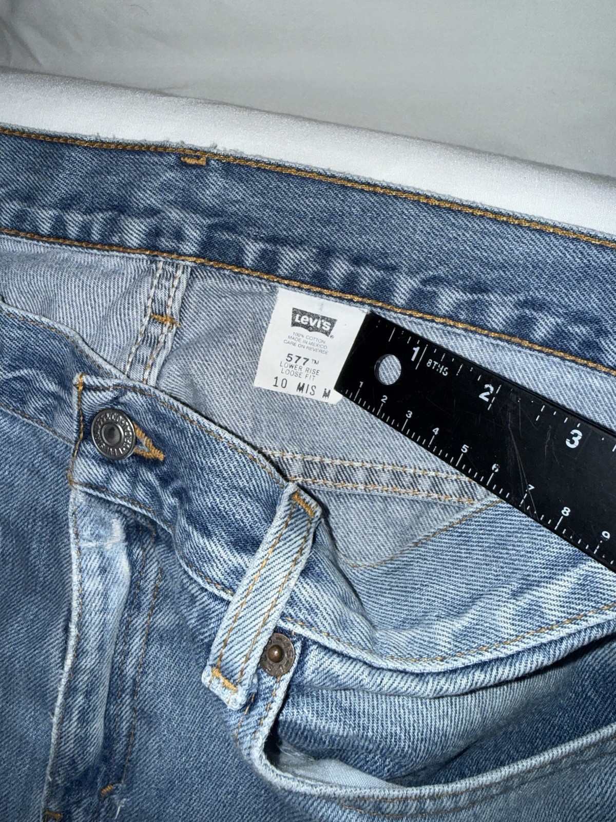 VTG Levi’s 577 Jeans Womens 10 M Loose Fit Y2K Distressed Blue Denim 31×30
