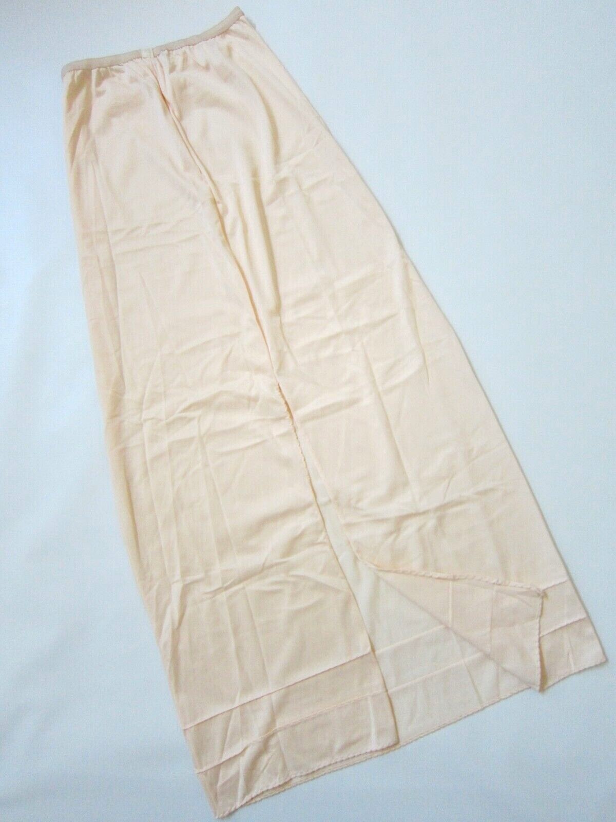 Vintage 60s WonderMaid NON CLING Satin SCALLOPE EDGE Silky LONG MAXI Half Slip M