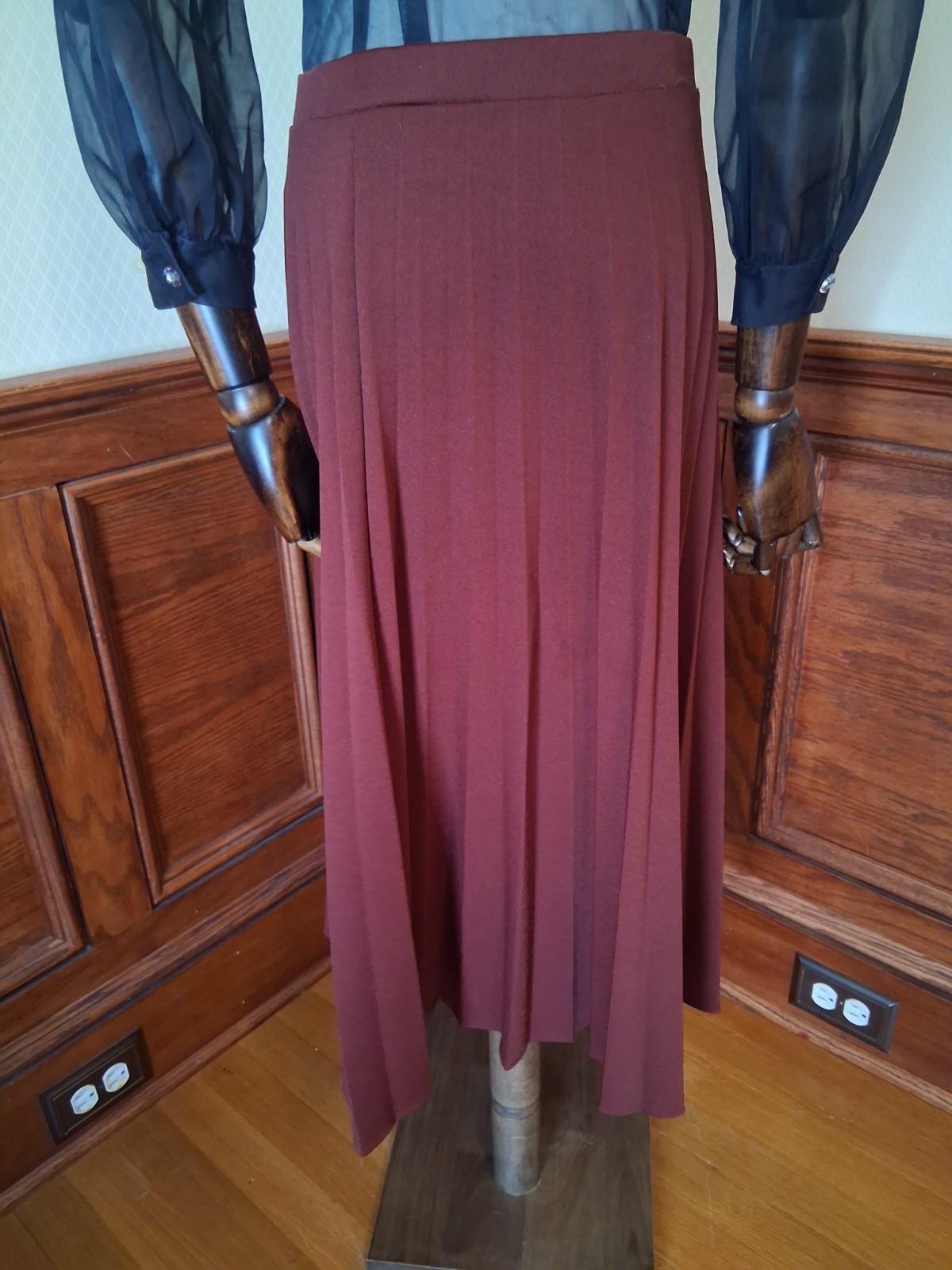 Vintage 1960s/70s Ivy Stevens Maroon Accordion Pleat Preppy Dark Academia Skirt