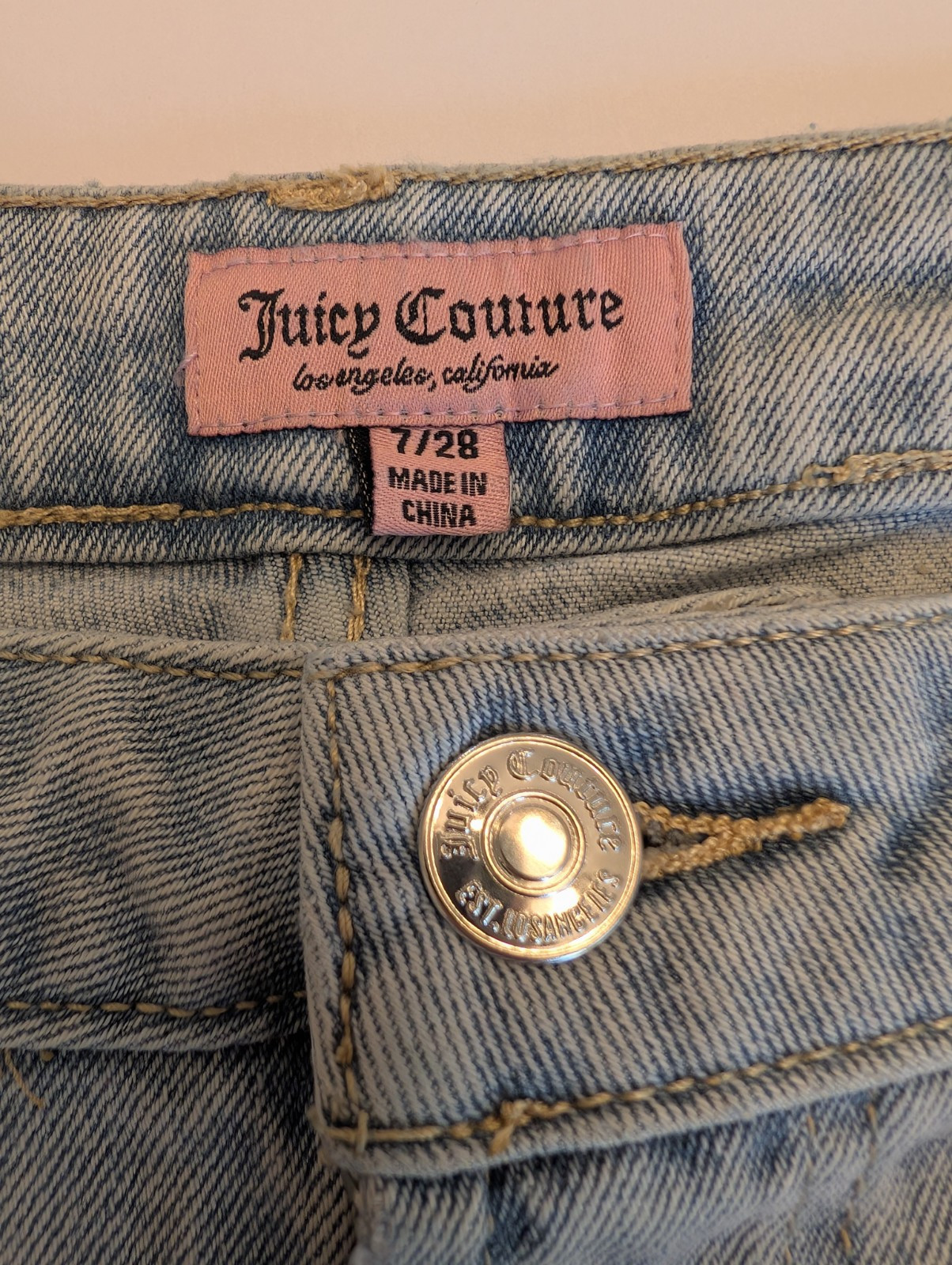 Juicy Couture Light Wash Rhinestone Embellished Jeans 7/28 Wide Leg Hi Rise Y2K