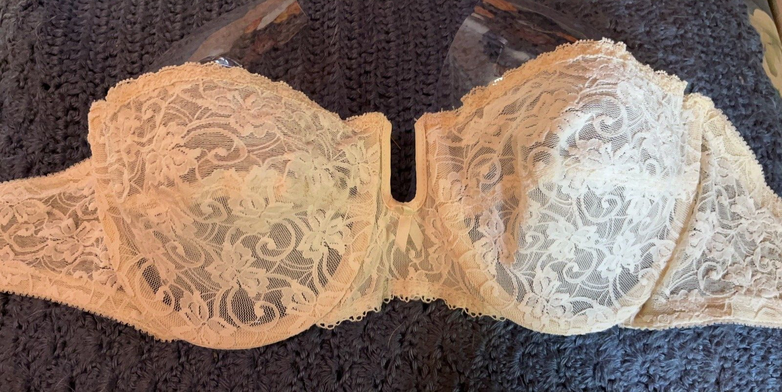 Vintage Young Smoothie #250 lace strapless bra – 38D