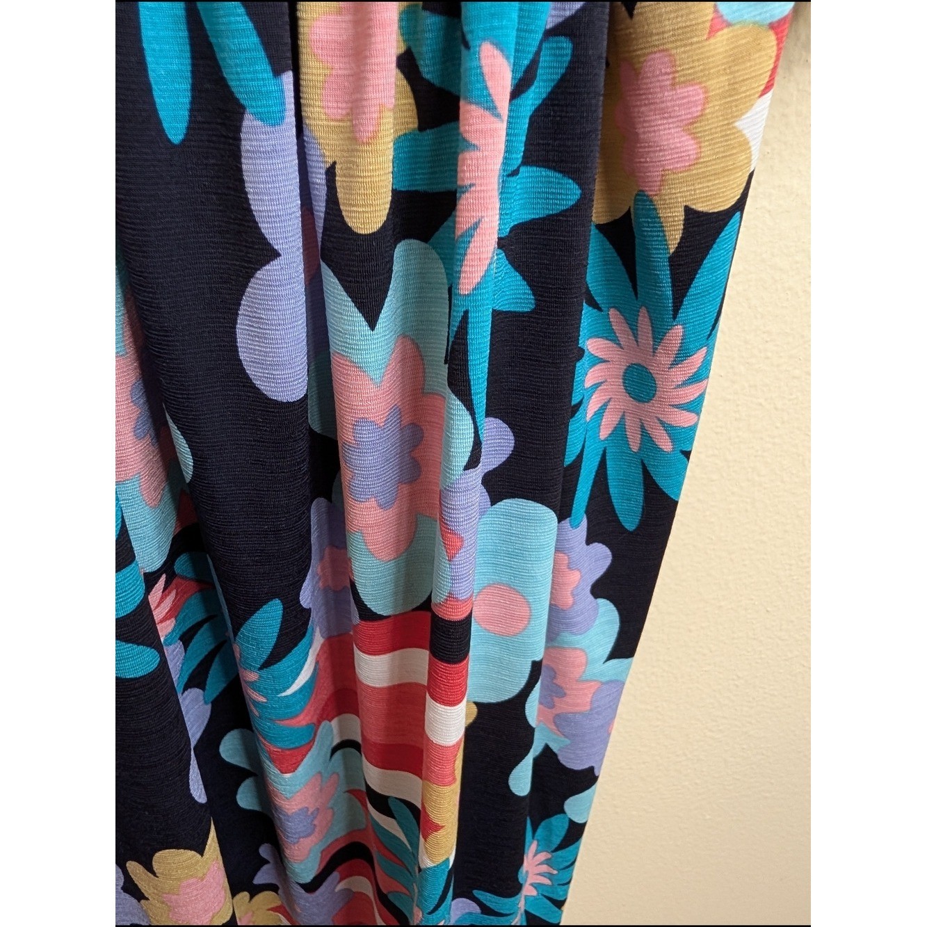 Sew In Love Retro Floral Top 2X Navy Multicolor Daisy Print with Twist Front