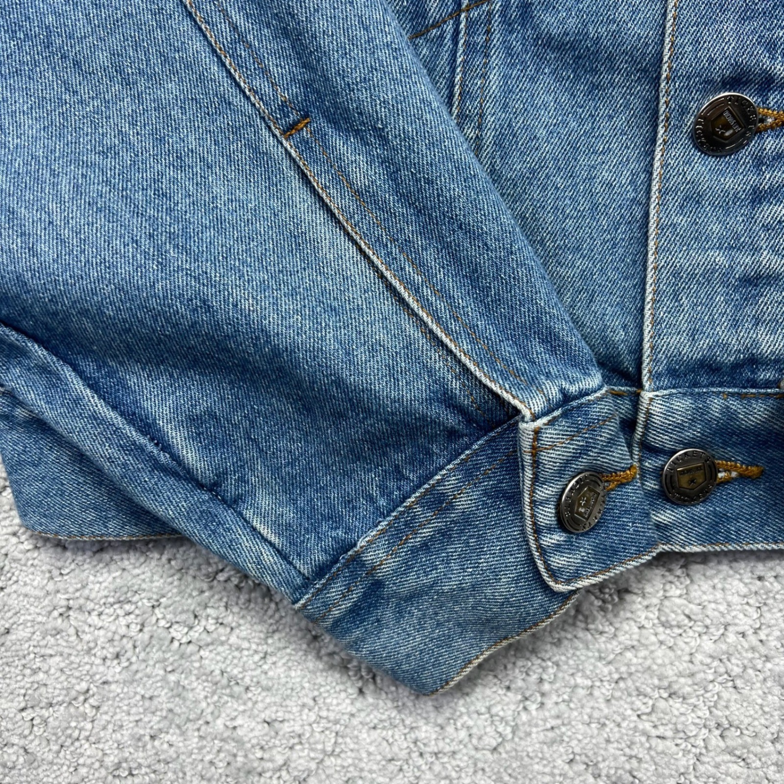 VINTAGE Tickets Clothing Denim Jacket Womens Small Blue Cropped Trucker Western