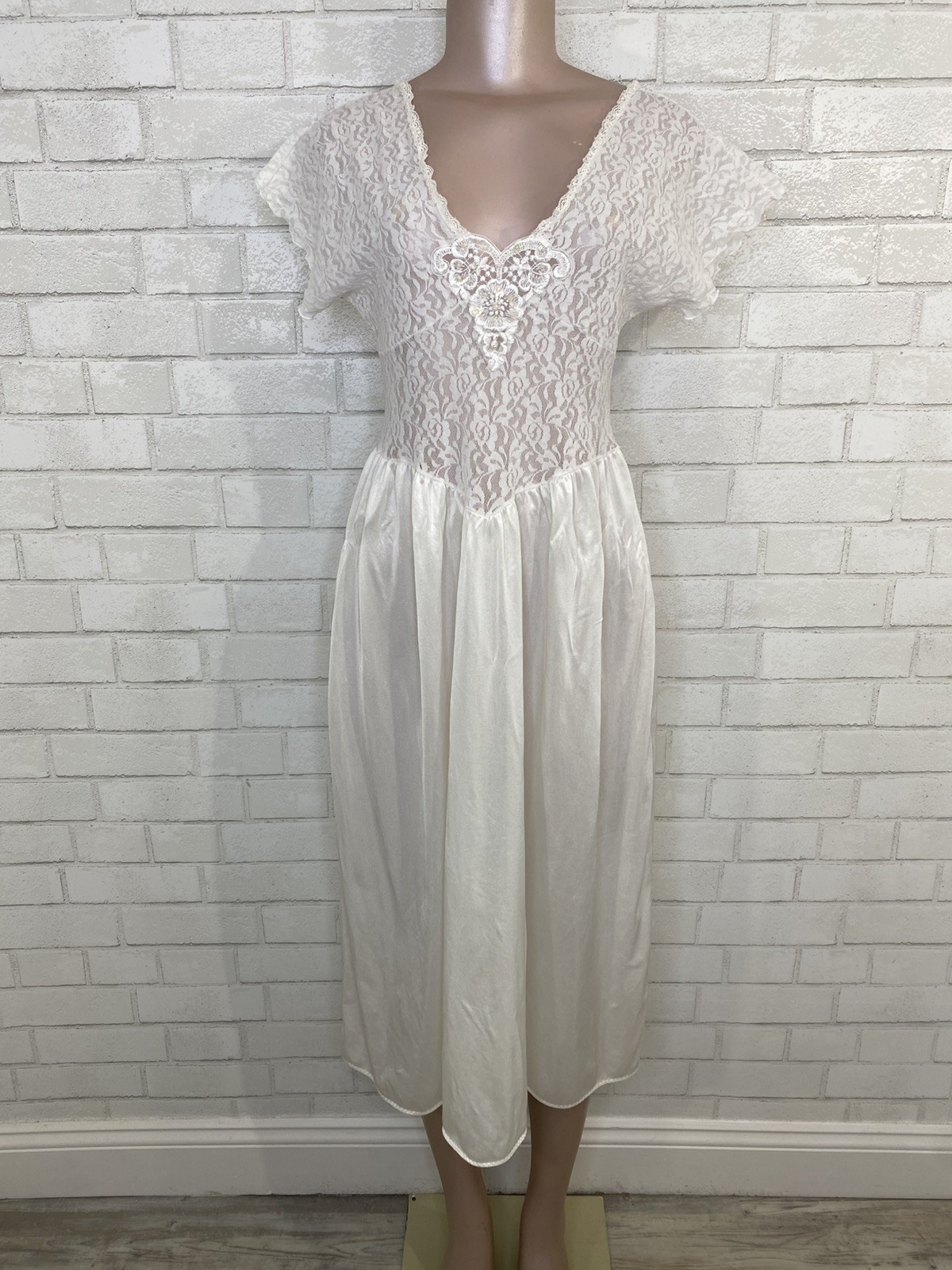 VTG White Bridal Nylon Soft Lace Bodice Ballet Nightie nightgown Cinema Etolie