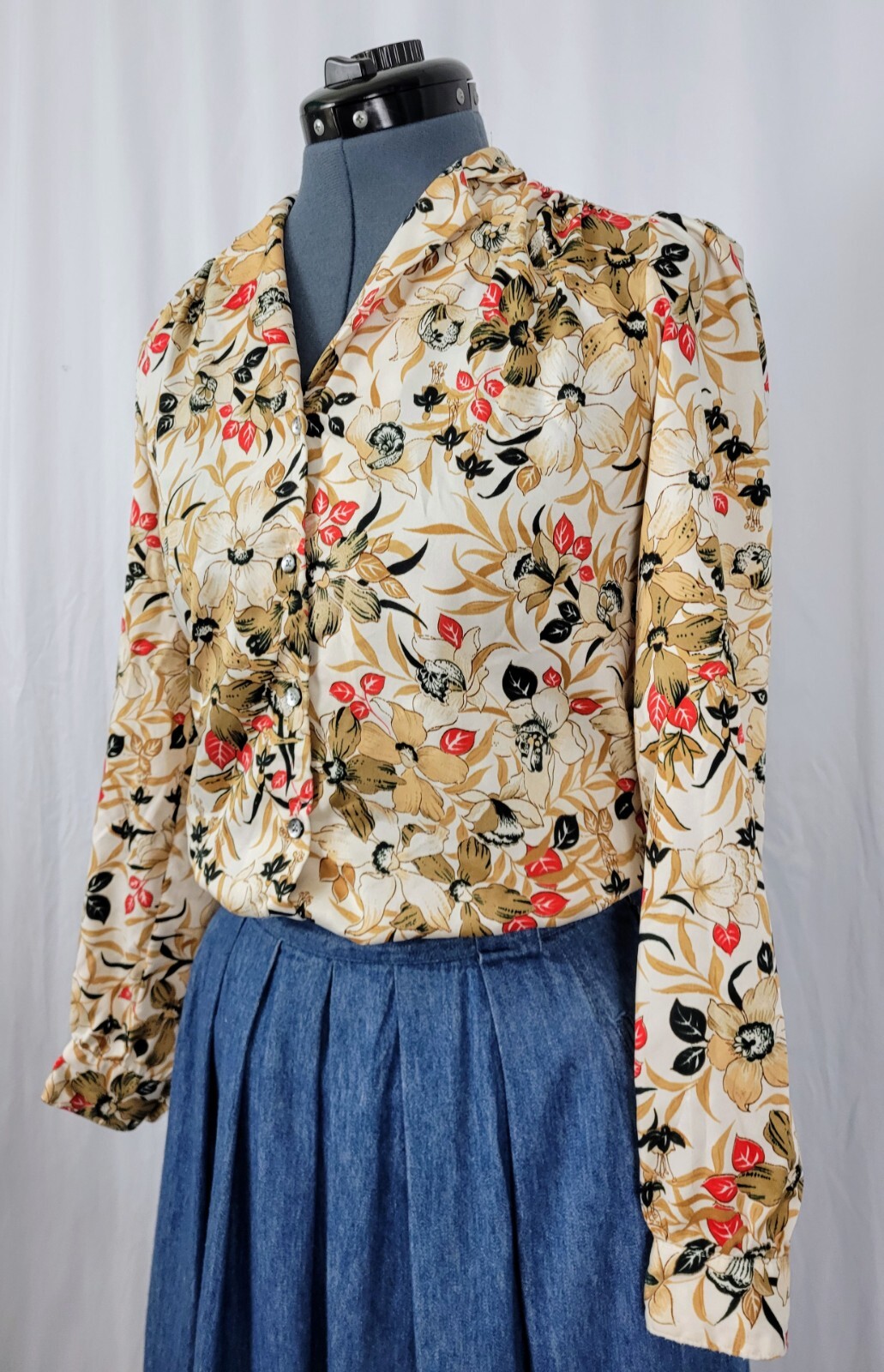 Vintage Levi Strauss Cream Blouse w Tan/Black/Red Florals Size 6