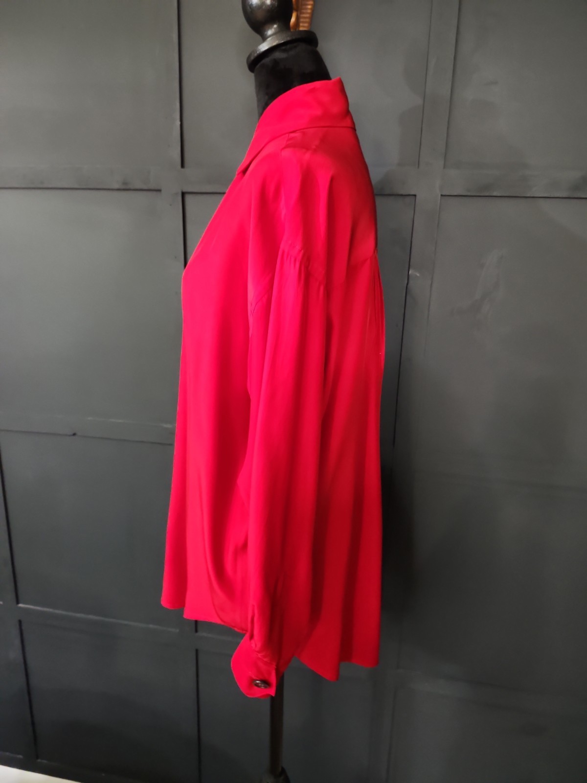 Vintage Blouse KIKIT Maurice Sasoon Sz S 100% Silk Red Long Sleeve Button Up…