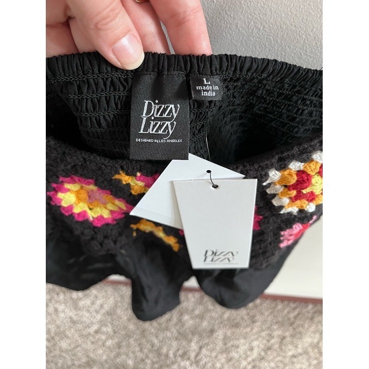 Dizzy Lizzy Crochet Floral Granny Square Camisole Top Black Large NWT