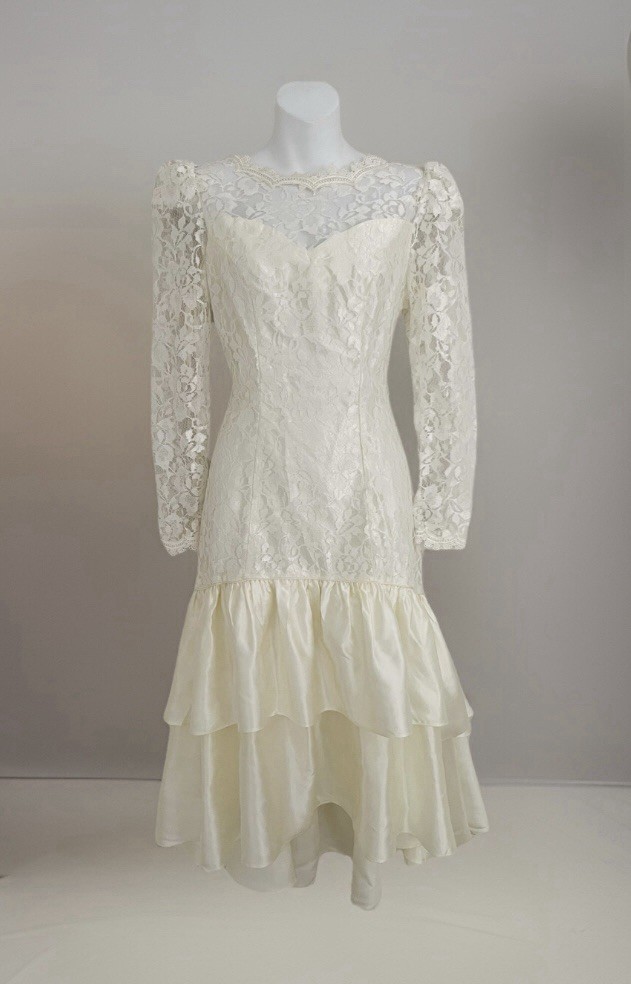 Vintage ELLEN HART Dress 6P Ivory Lace Drop Waist Satin Ruffle Large Bow Cottage