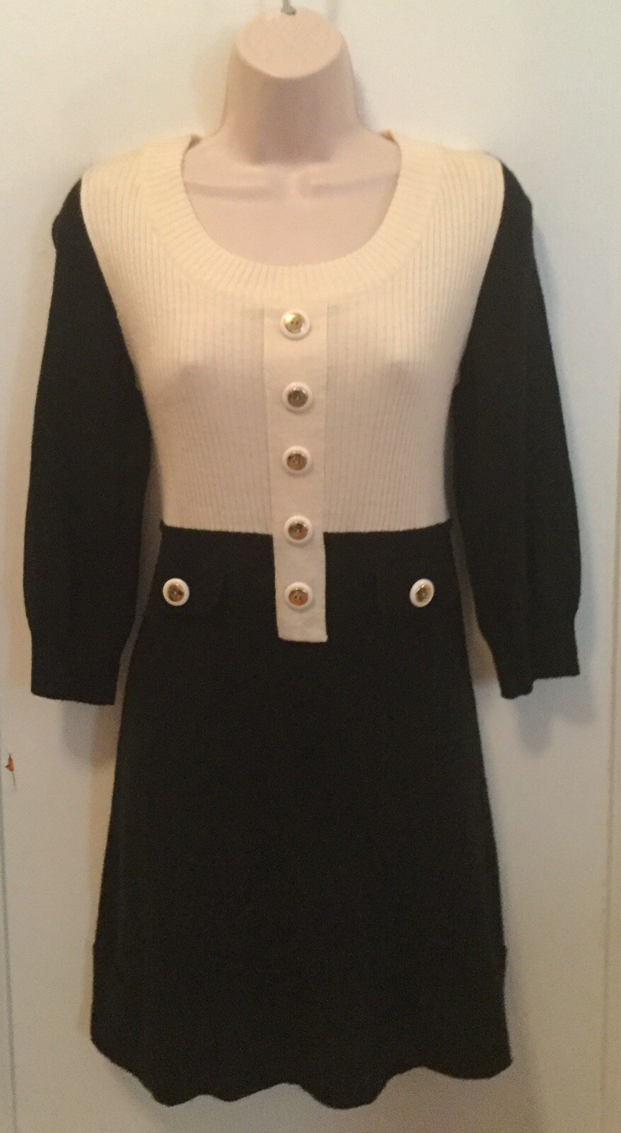H&M Retro 1960s Black White Go Go Mod Color Block Ribbed Knit Sweater Scoop 10