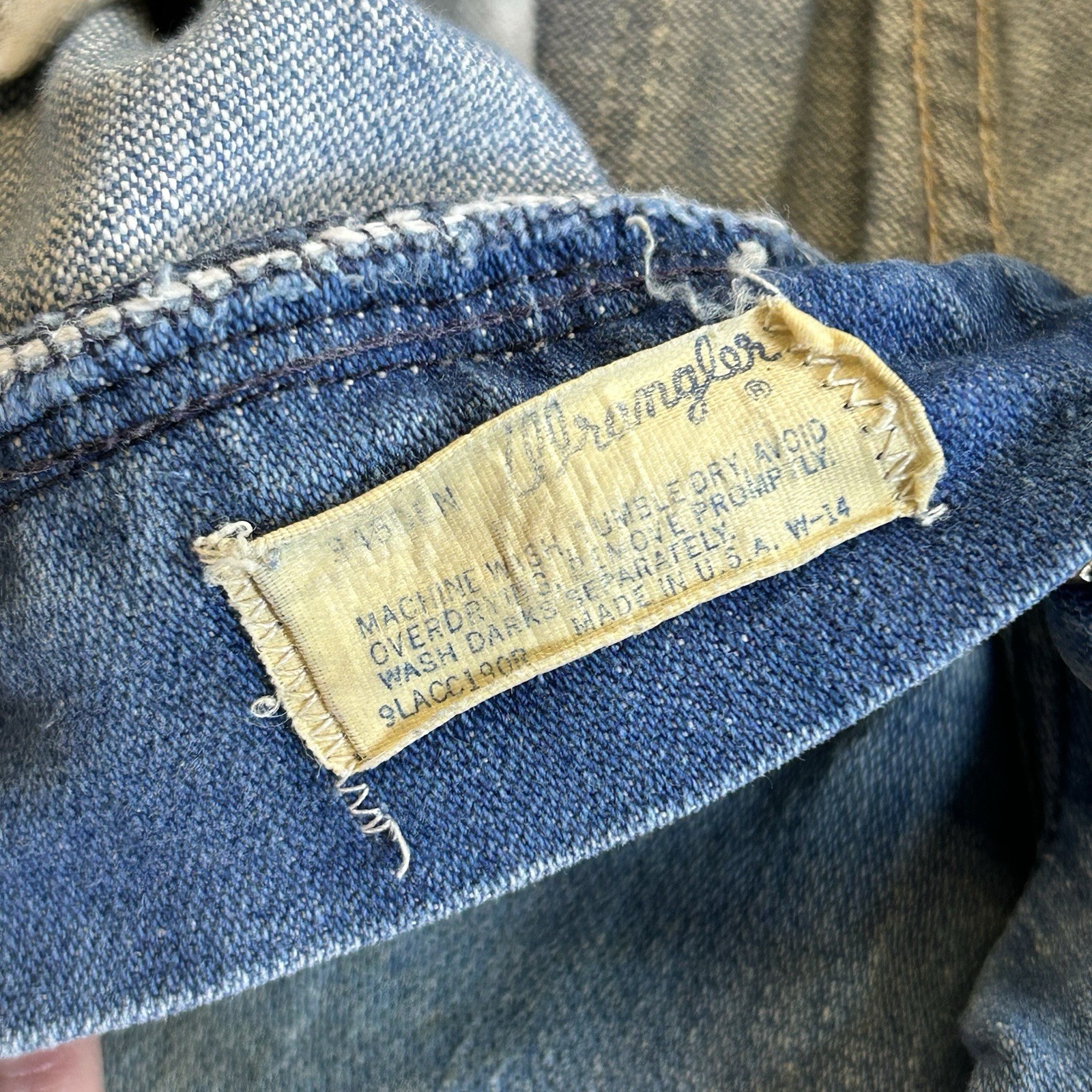 Vintage 1960s 70s Wrangler Boot Cut Distressed Jeans Sz 27 x 30