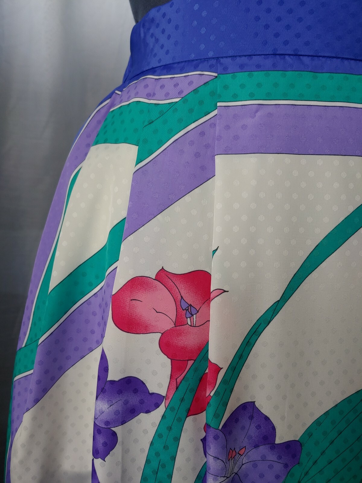 Vintage Anthony Sicari Lined White Skirt with Purple & Green Florals Size 10