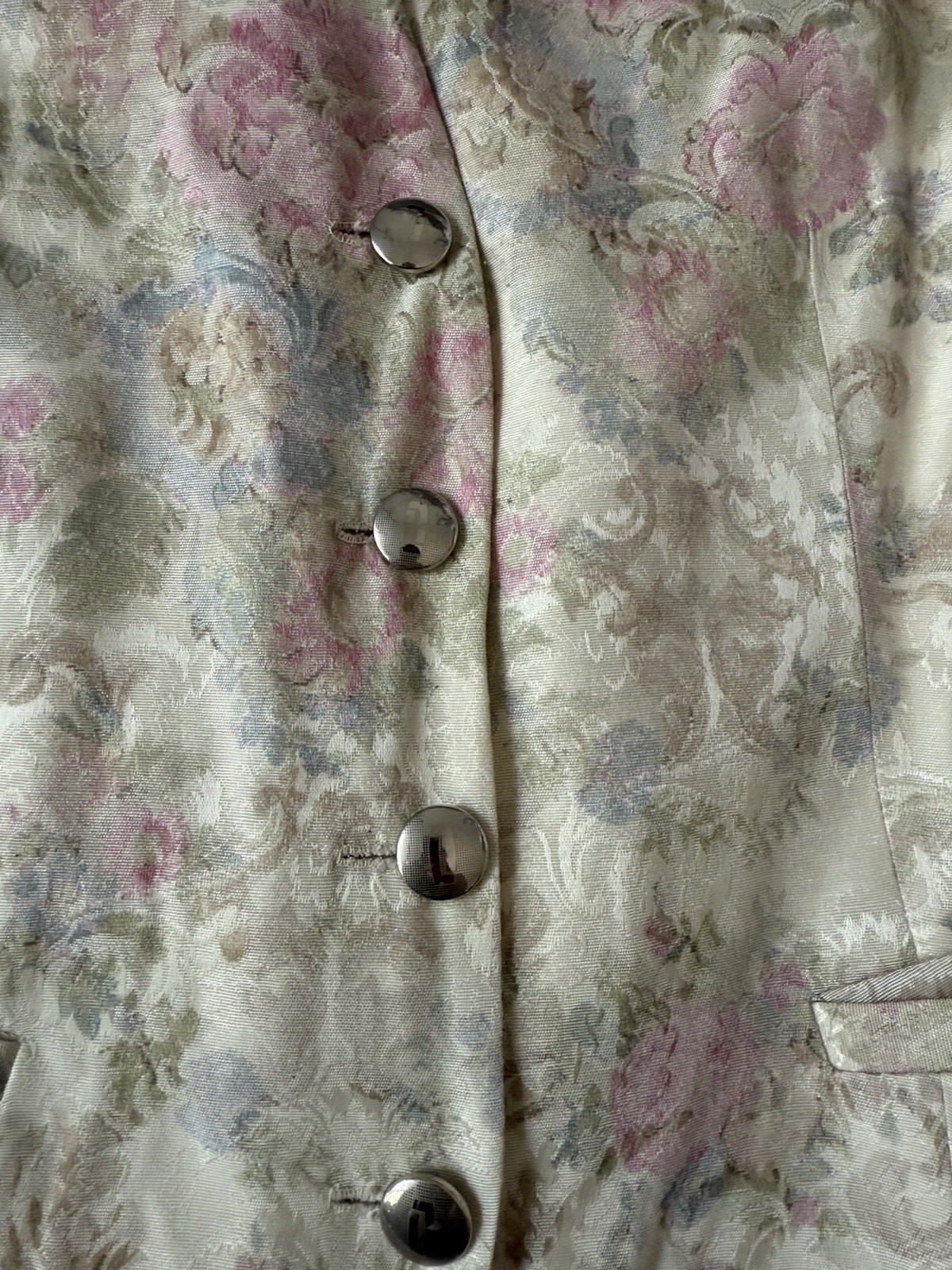Floral And botanical patterned vest Pink And Cream Embroidered Flowers Vintage