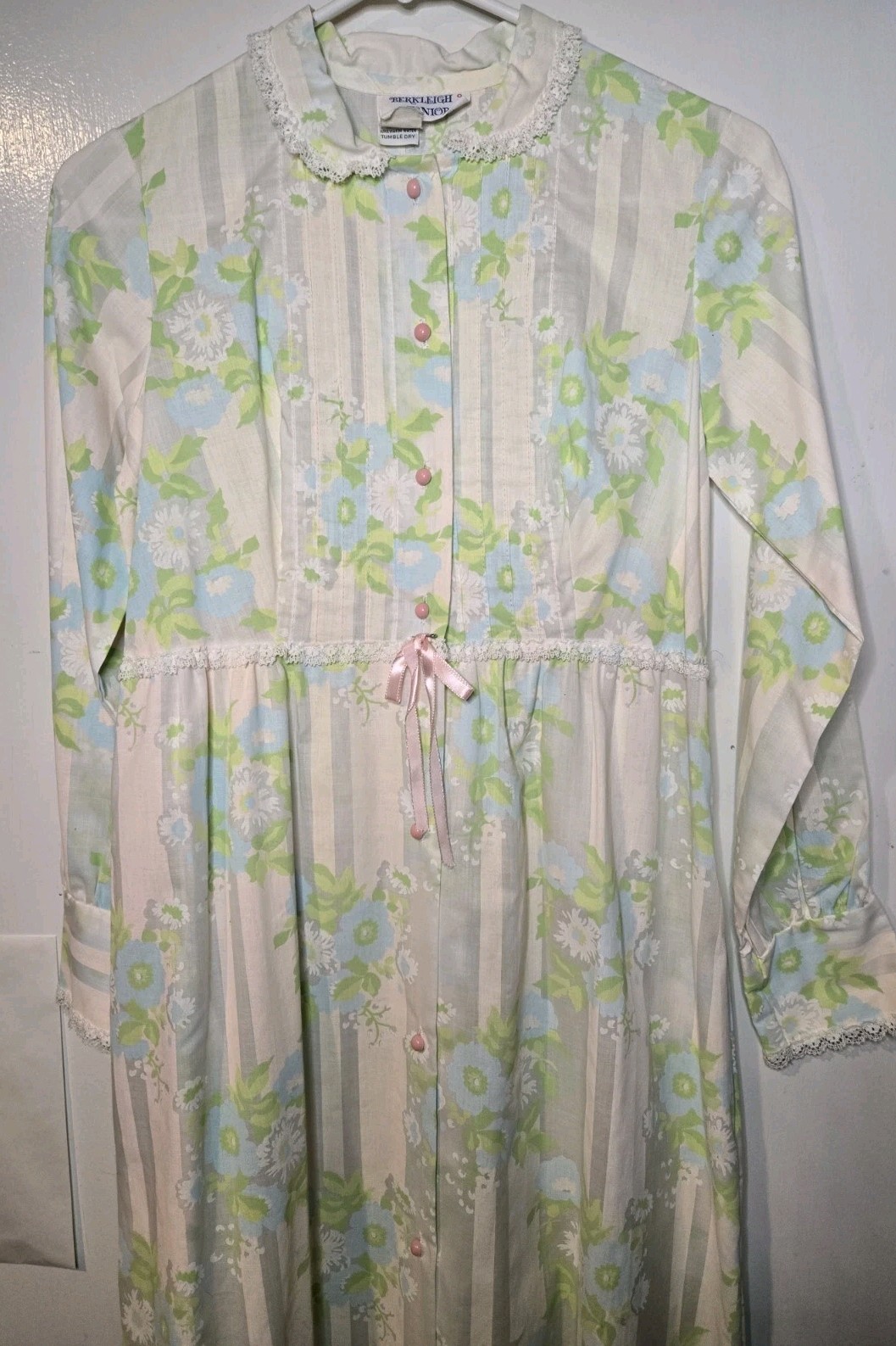 Vintage Berkleigh Junior Pink Nightgown Flounce Hem Size 9 Juniors Buttons Lace