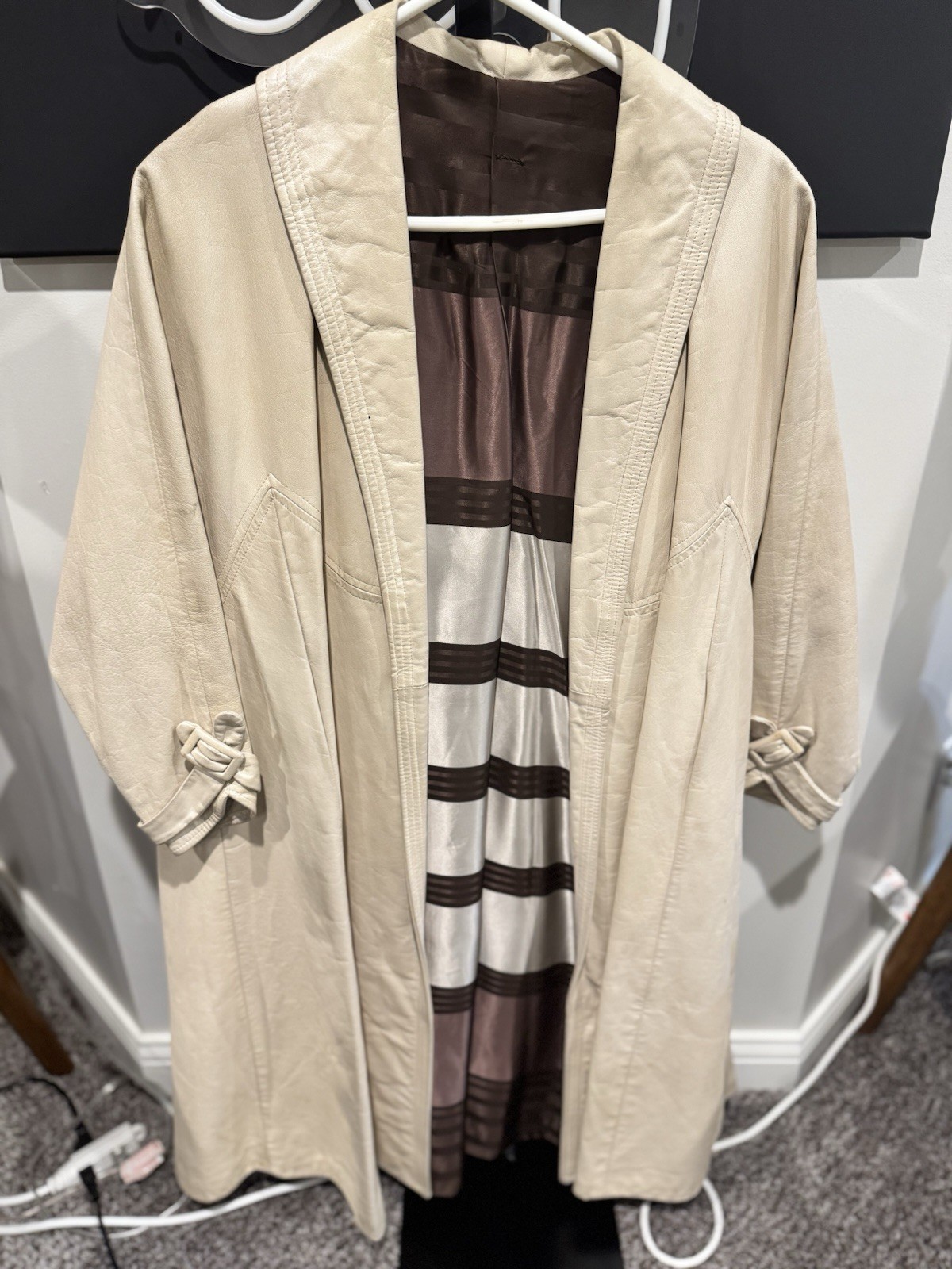 Vintage Women’s LeatherCraft Coltskin White Pearl Leather Jacket large/XL