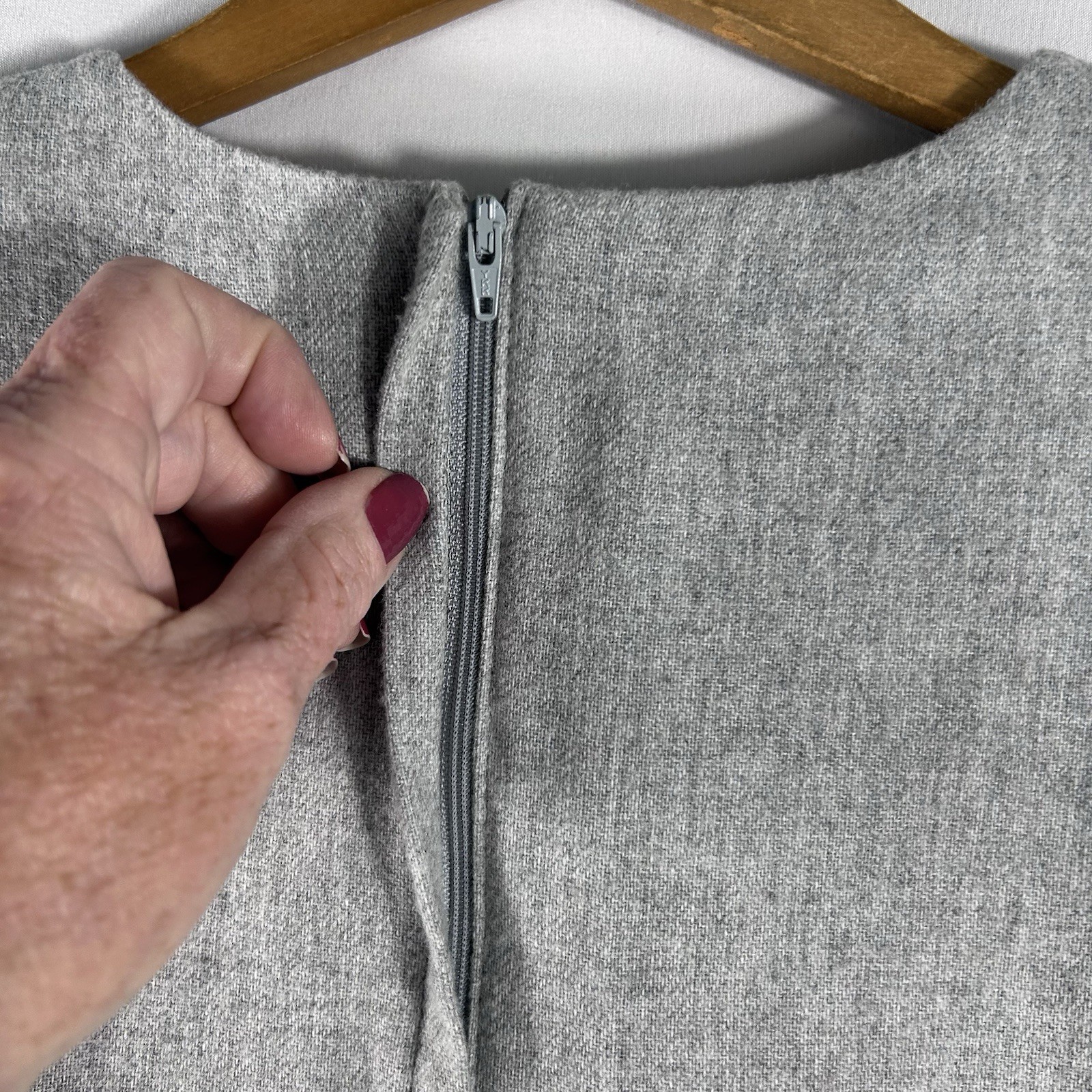 Vintage women’s Wool Blend Midi Dress Long Sleeve Gray Minimalist Size 8 USA