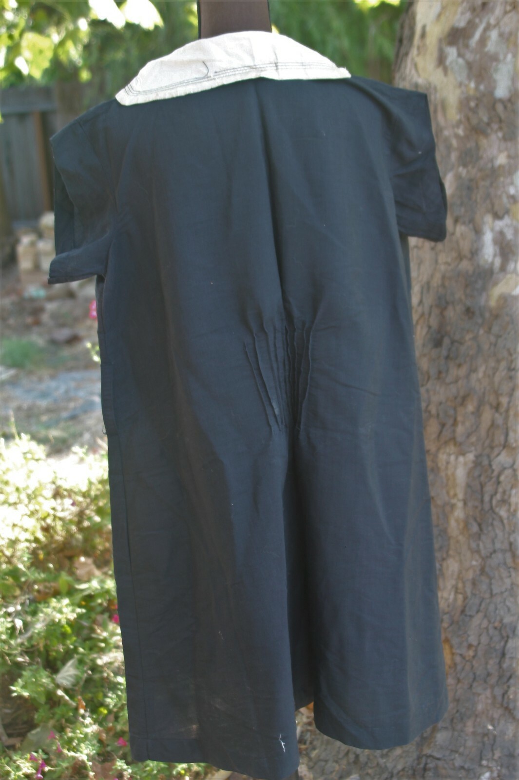 Black 1940s silk short sleeve duster jacket with buttons up front. Med, LG