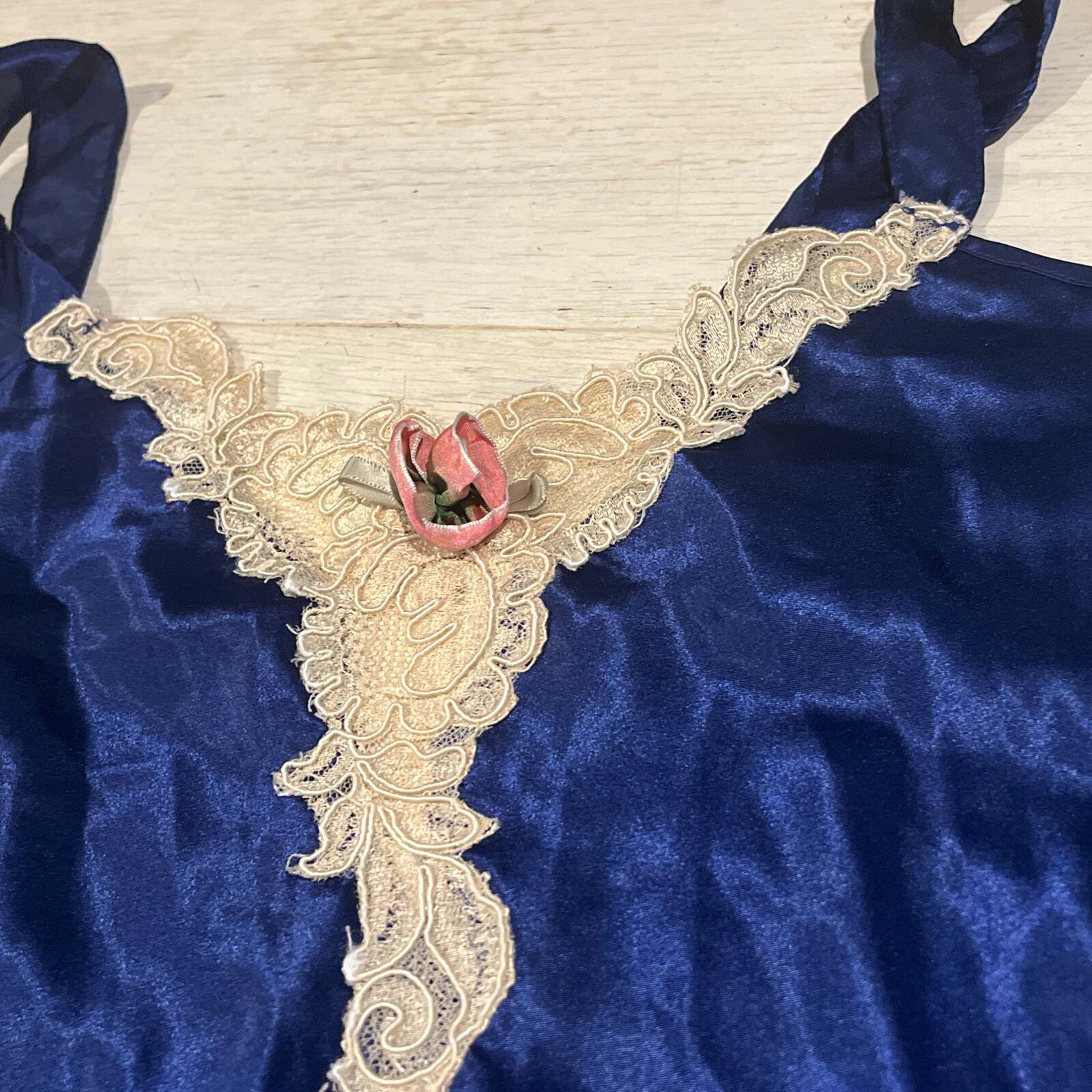 California Dynasty ￼Nightgown Women’s M Sapphire Royal ￼Blue Satin Ivory Lace