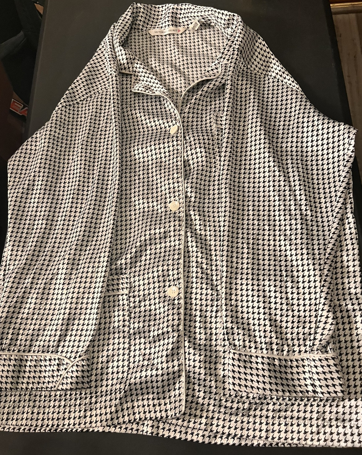 VTG VICTORIAS SECRET Black & White Houndstooth Silky Pajama Top Womens Sz L