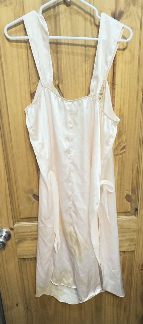 Vintage Intimate Concepts by Terry Rosso Pink Lace Nightgown Satin Bow M