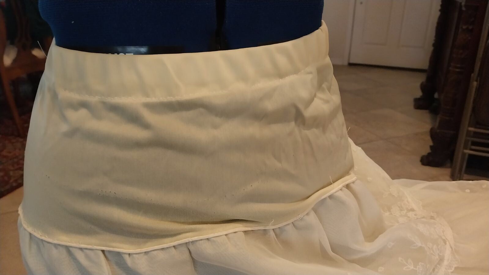Vintage Ivory 50s Silky Nylon & Lacy Taffeta Jive Rockabilly Half Slip Petticoat