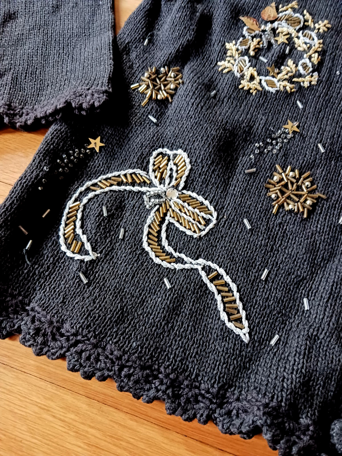 VTG Christmas Sweater Black Cardigan Beaded Bows Wreaths Holiday Medium NWT