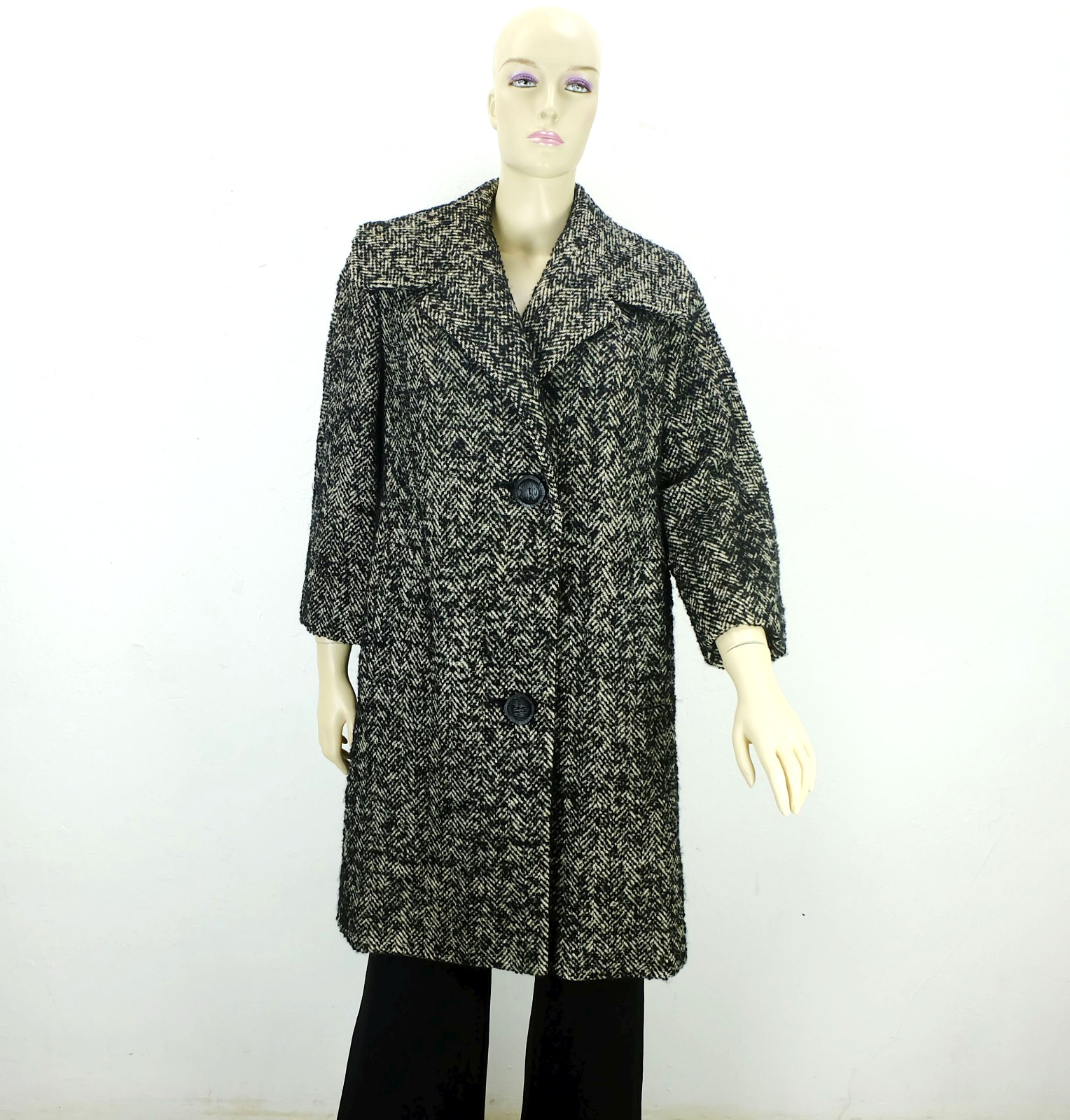 1950s true vintage COAT size 38/40 herringbone tweed large collar large buttons